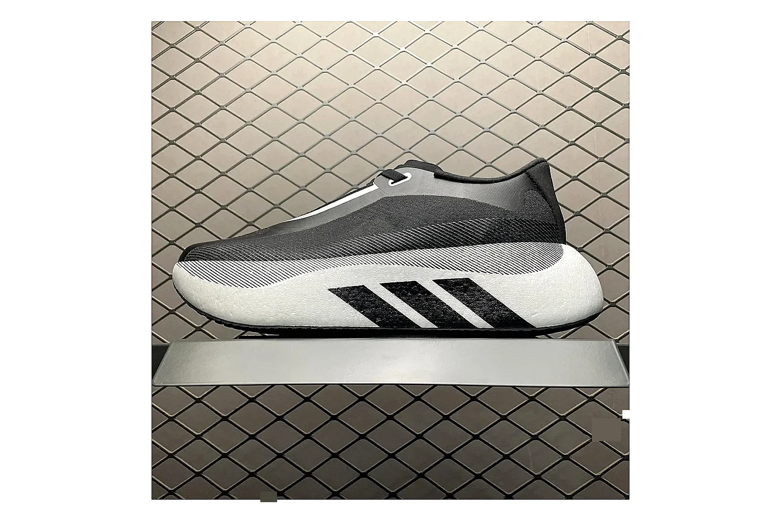 Adidas Adistar Cushion Grey Black QC photo showing black grey adistar cushion runner with mixed upper and runner shape
