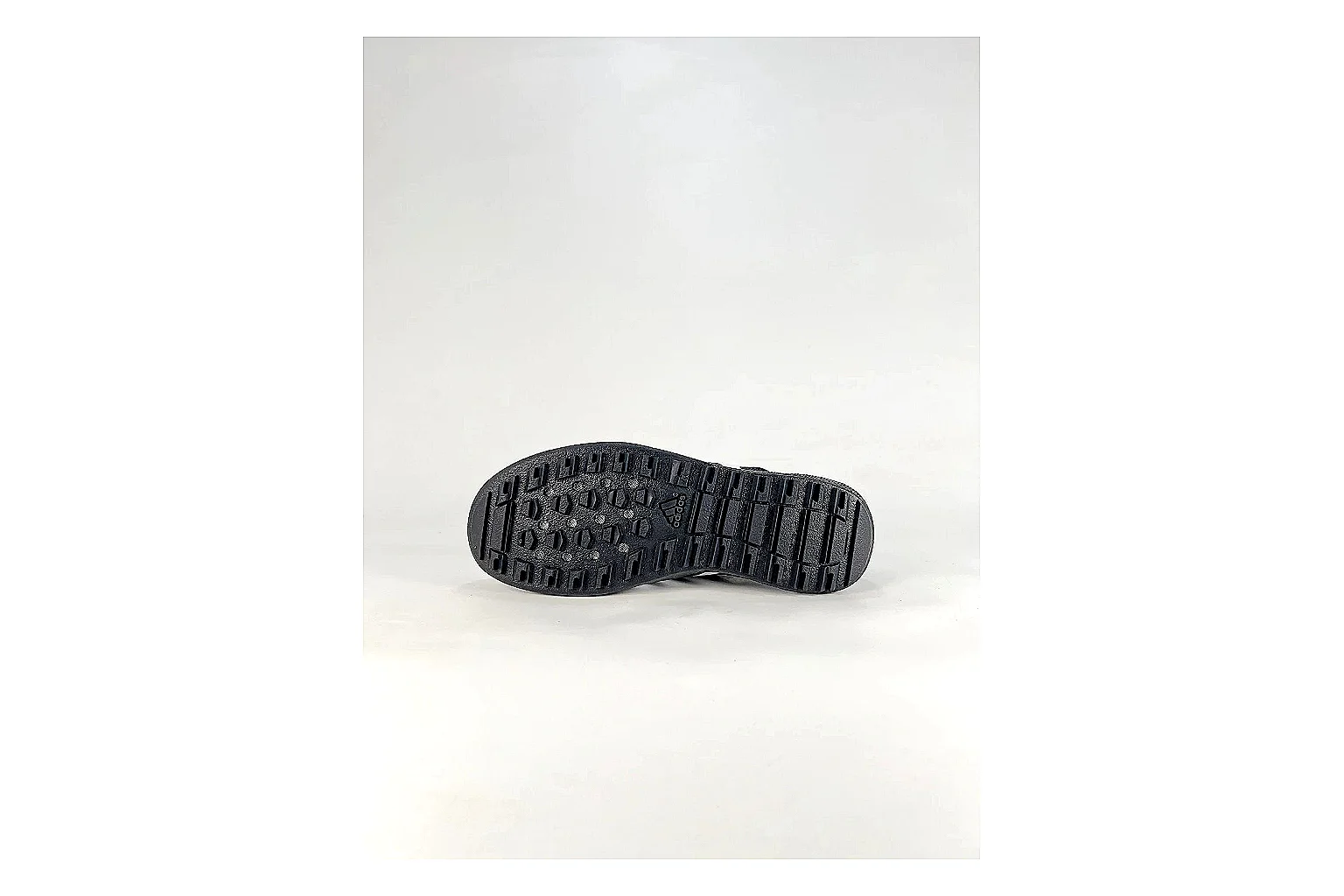 Adidas Originals Daroga Black White Sneakers QC photo reference showing black white low-top sneakers with mesh texture, side-profile shape, upper panel lines, and outsole detail thumbnail 3
