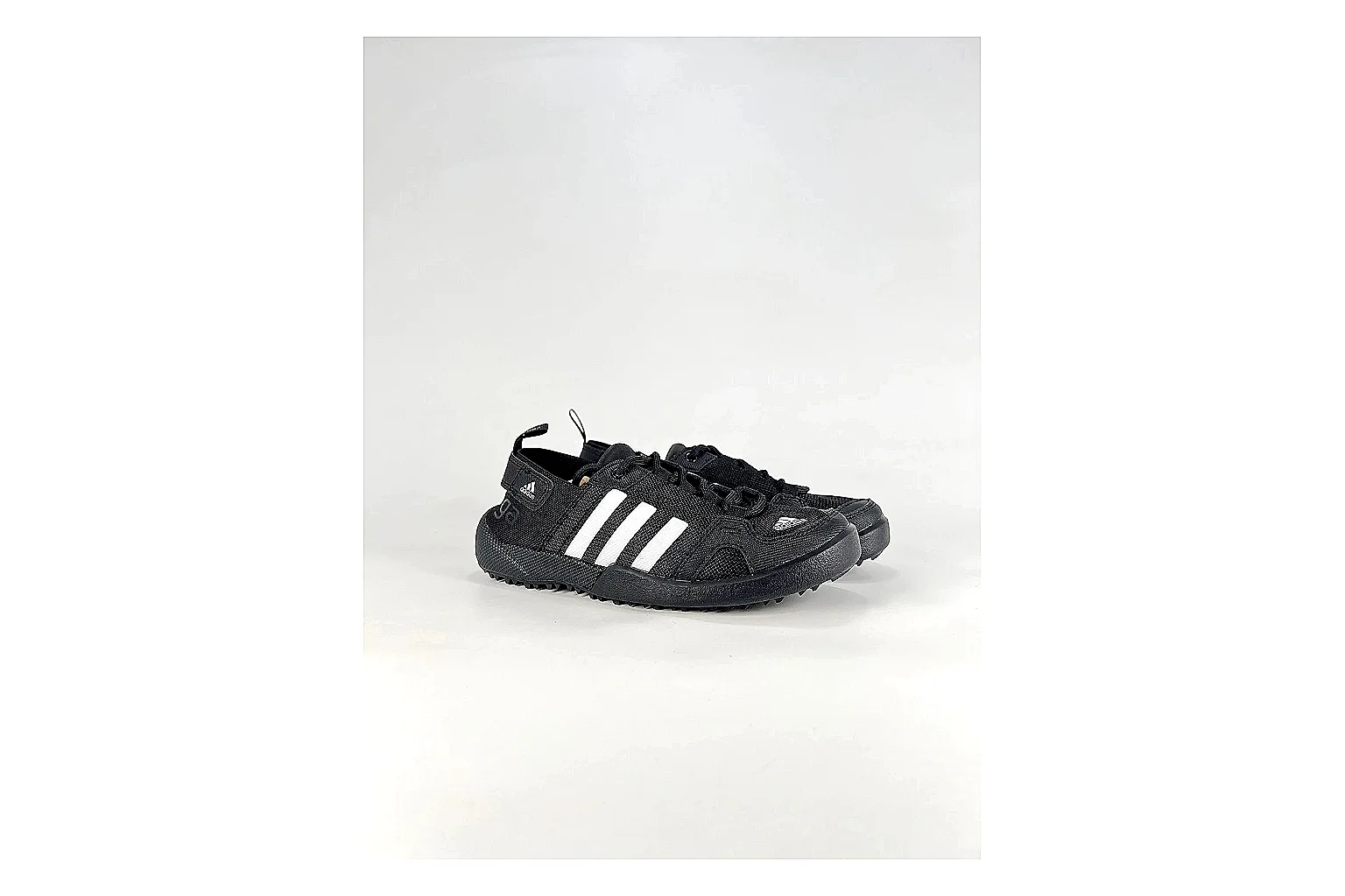 Adidas Originals Daroga Black White Sneakers QC photo reference showing black white low-top sneakers with mesh texture, side-profile shape, upper panel lines, and outsole detail thumbnail 5