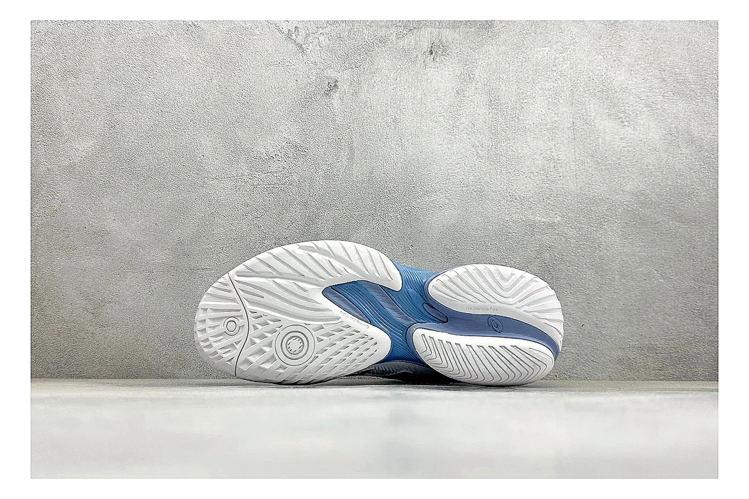 Asics Court FF White Blue QC reference photo showing white tennis upper, blue Asics side lines, supportive sole wall, and stable court profile thumbnail 3