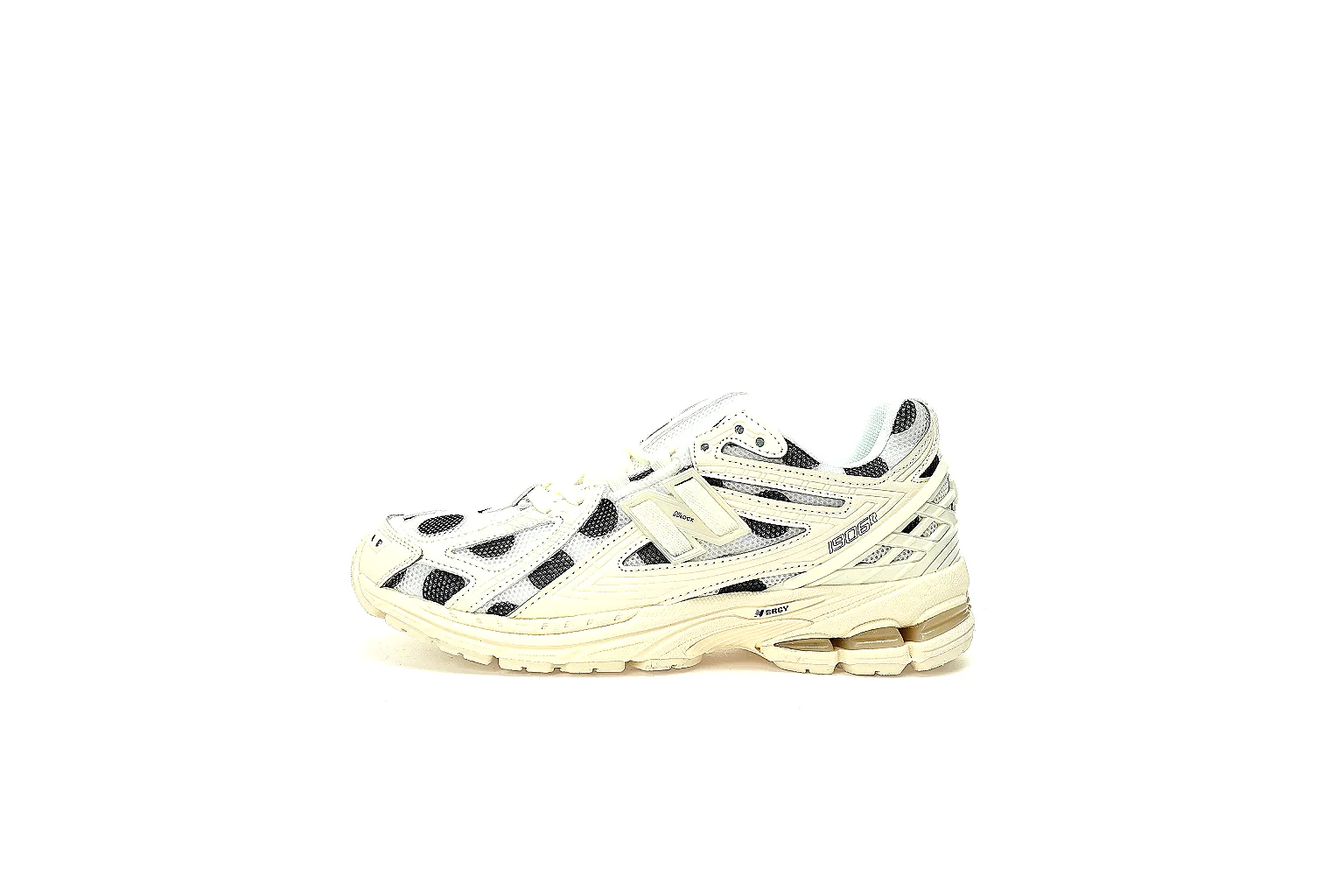 Kako QC Lab inspection photos for Asics Cream Black Gel Runner Sneaker