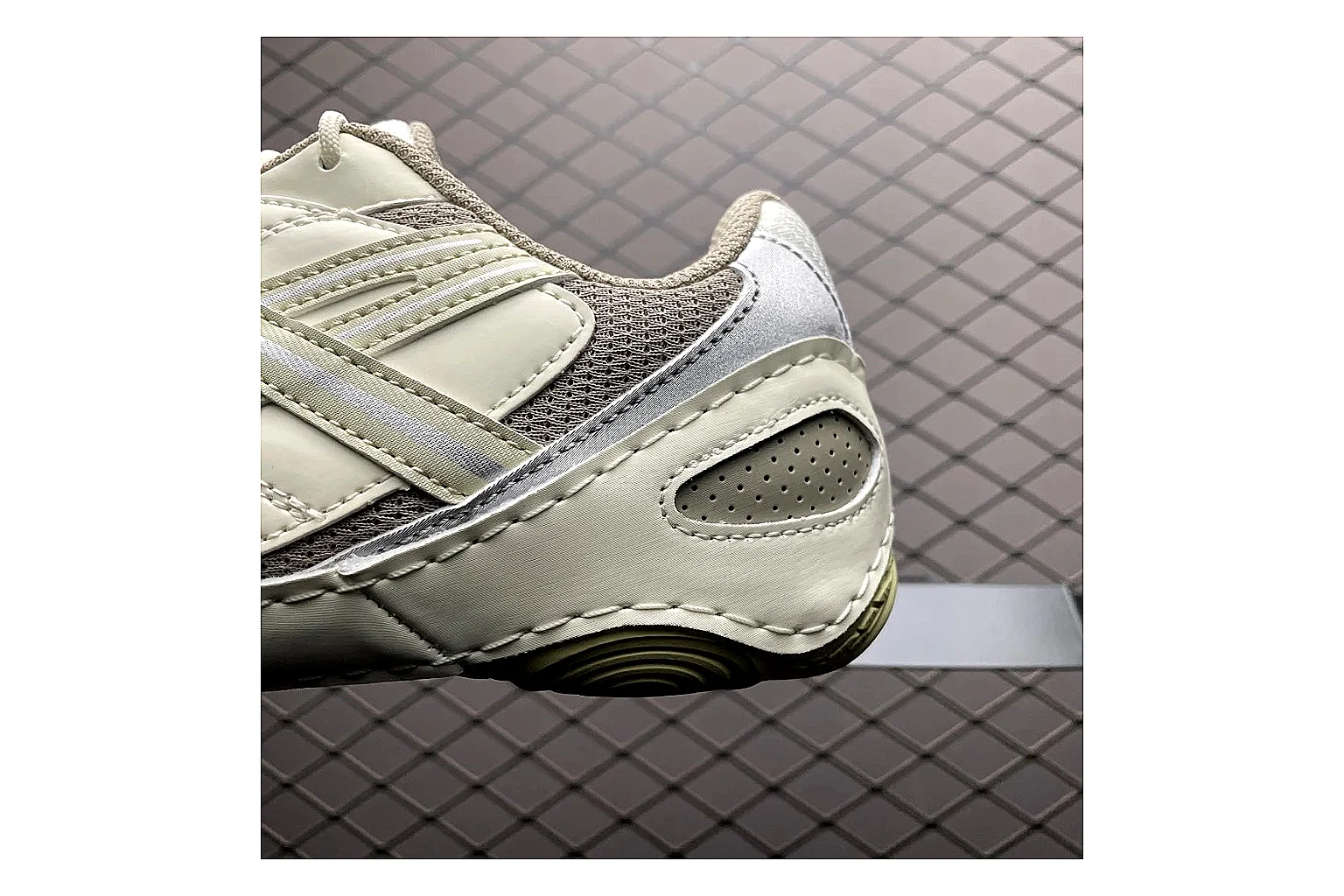 Asics Gel-Kahana Cream Silver QC photo showing silver cream gel-kahana trail runner with mixed upper and trail shape