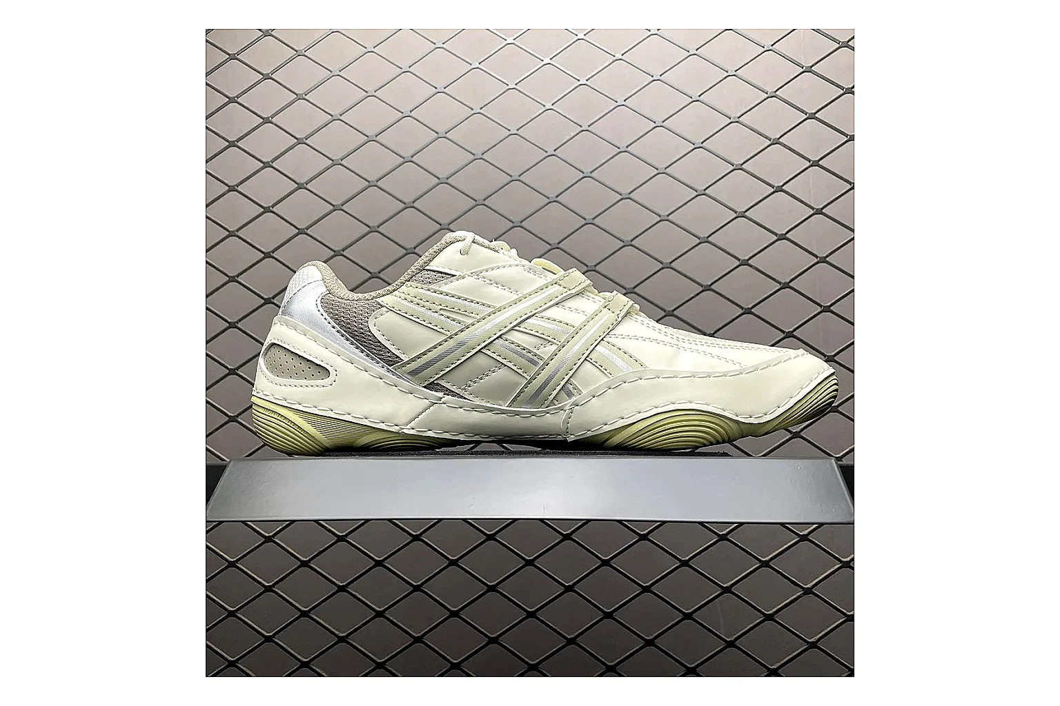 Asics Gel-Kahana Cream Silver QC photo showing silver cream gel-kahana trail runner with mixed upper and trail shape thumbnail 6