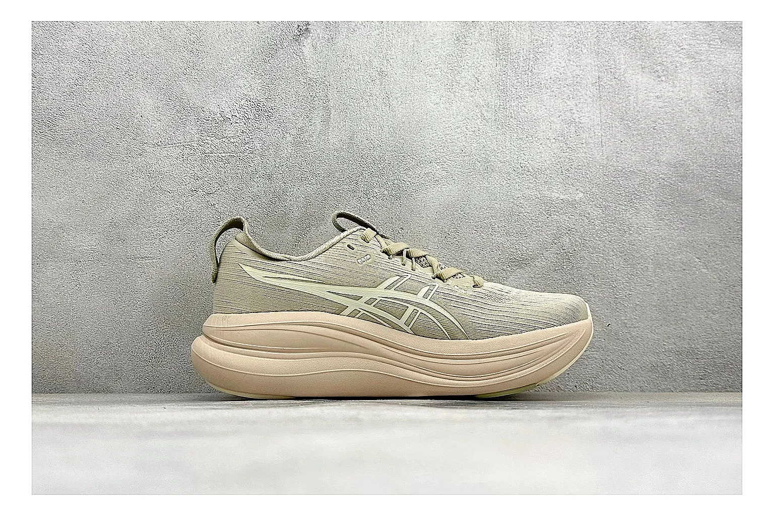 Asics Gel-Nimbus cream mesh runner QC inspection image thumbnail 5
