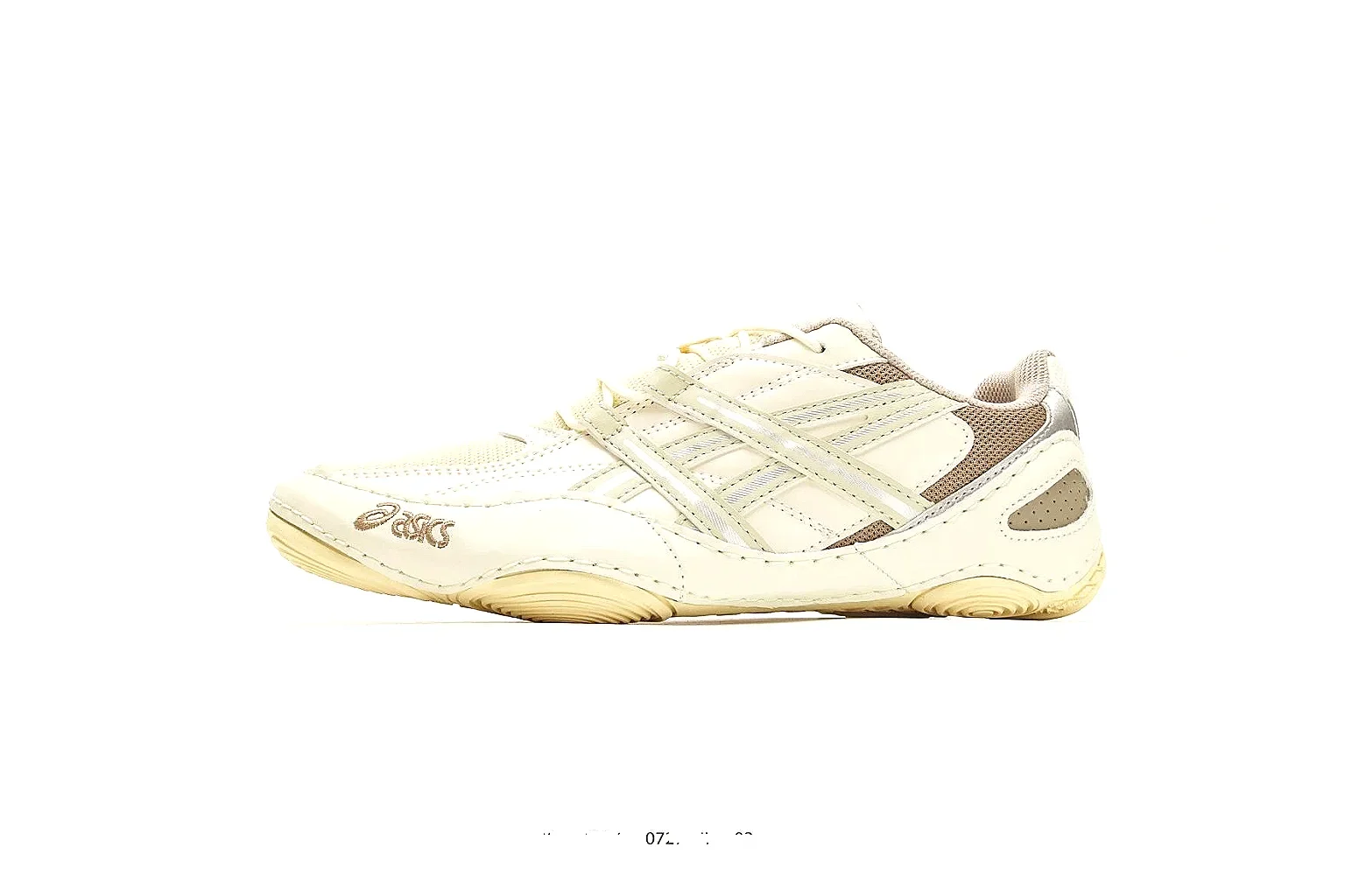 Asics Gel Runner Cream Brown QC reference photo showing cream brown mesh-leather upper, Asics side panels, retro runner shape, and cushioned sole