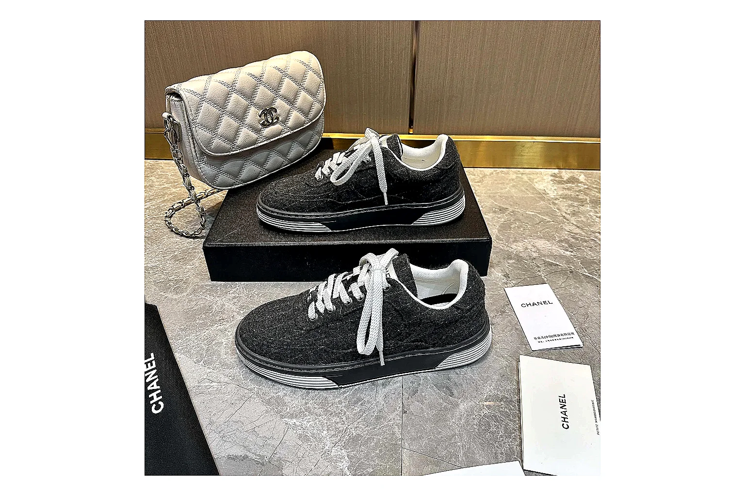 Kako QC Lab inspection photos for Chanel Black White Runner Sneaker thumbnail 3