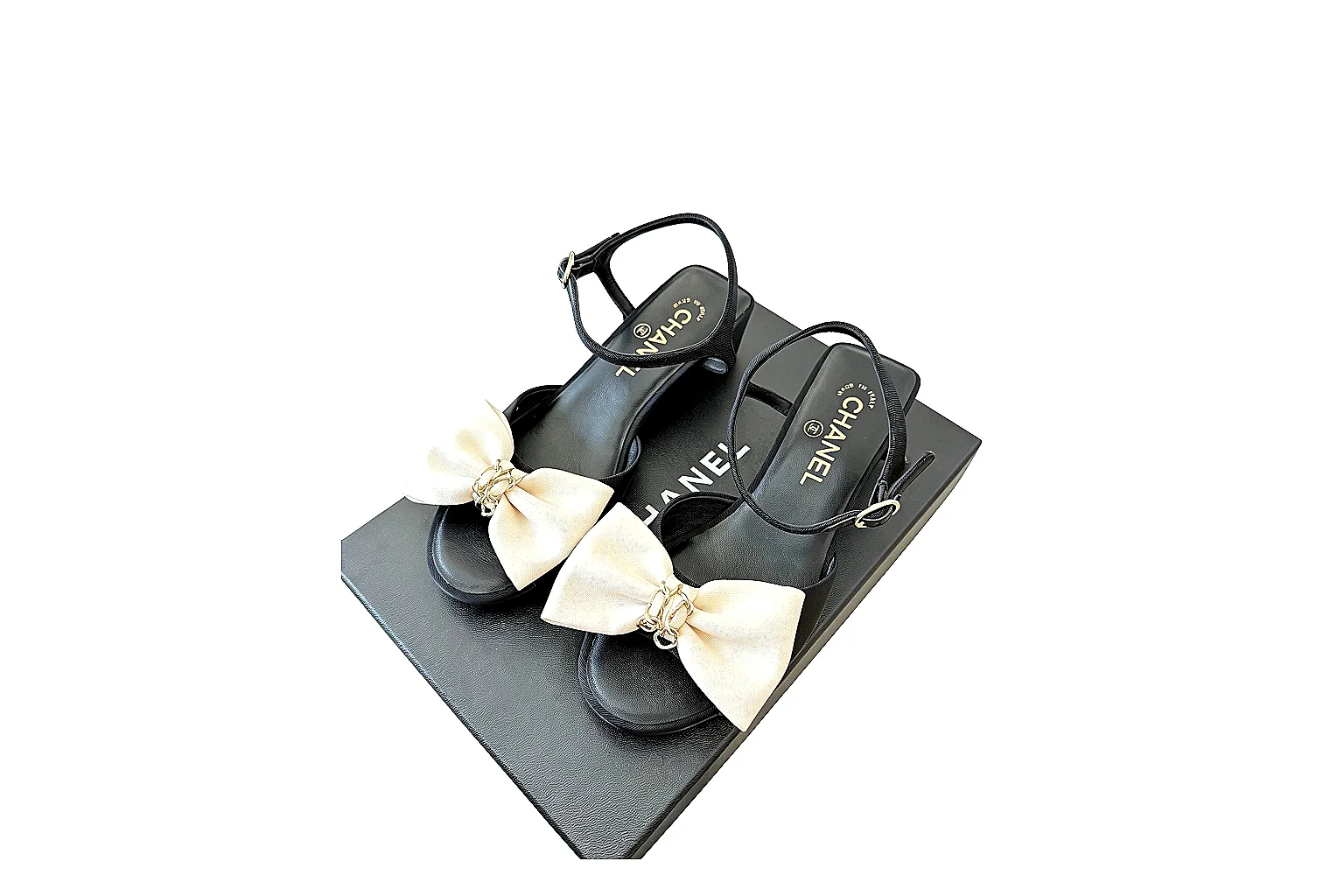 kakoqclab.com Chanel Bow Sandal Black Cream QC photo checklist six-photo gallery thumbnail 4