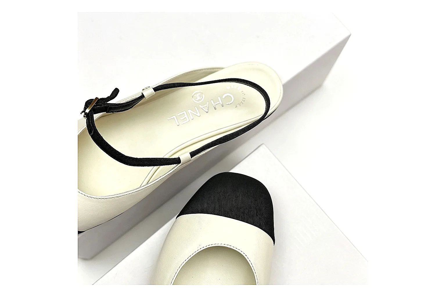 kakoqclab.com Chanel Cap Toe Flat Cream Black QC photo checklist six-photo gallery