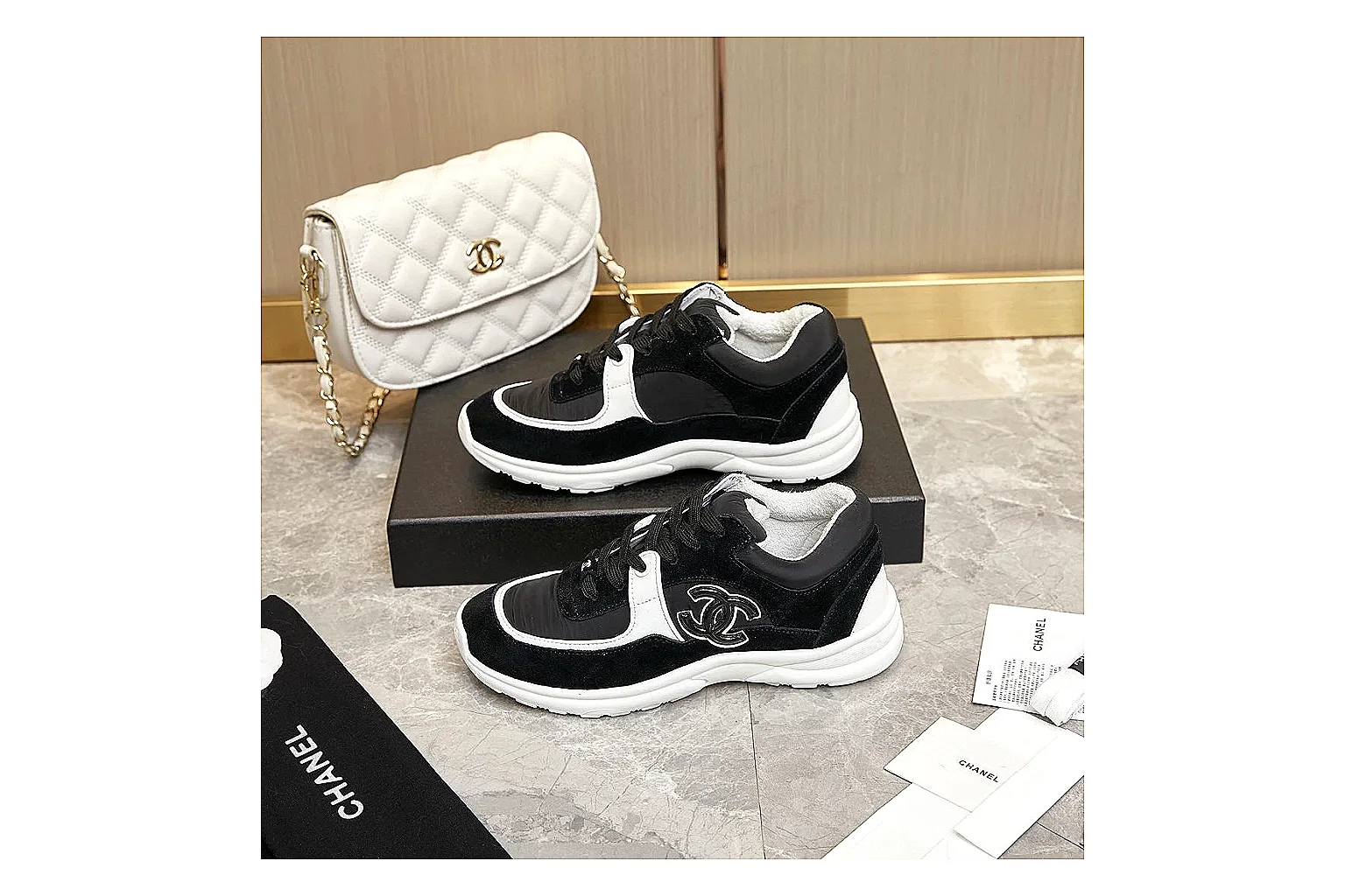 kakoqclab.com Chanel Black White CC Runner 2802 Black White runner product image thumbnail 2