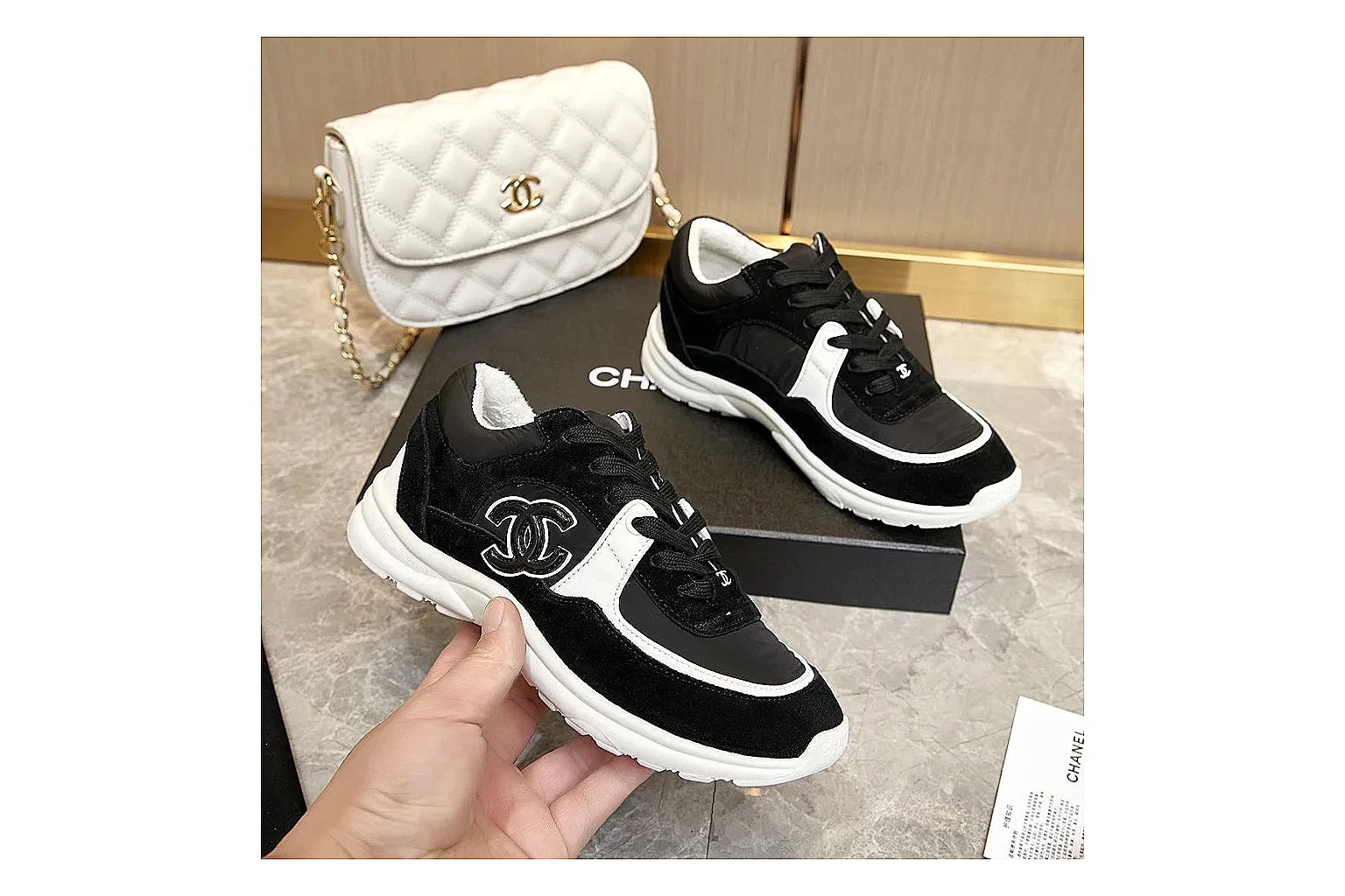 kakoqclab.com Chanel Black White CC Runner 2802 Black White runner product image thumbnail 3