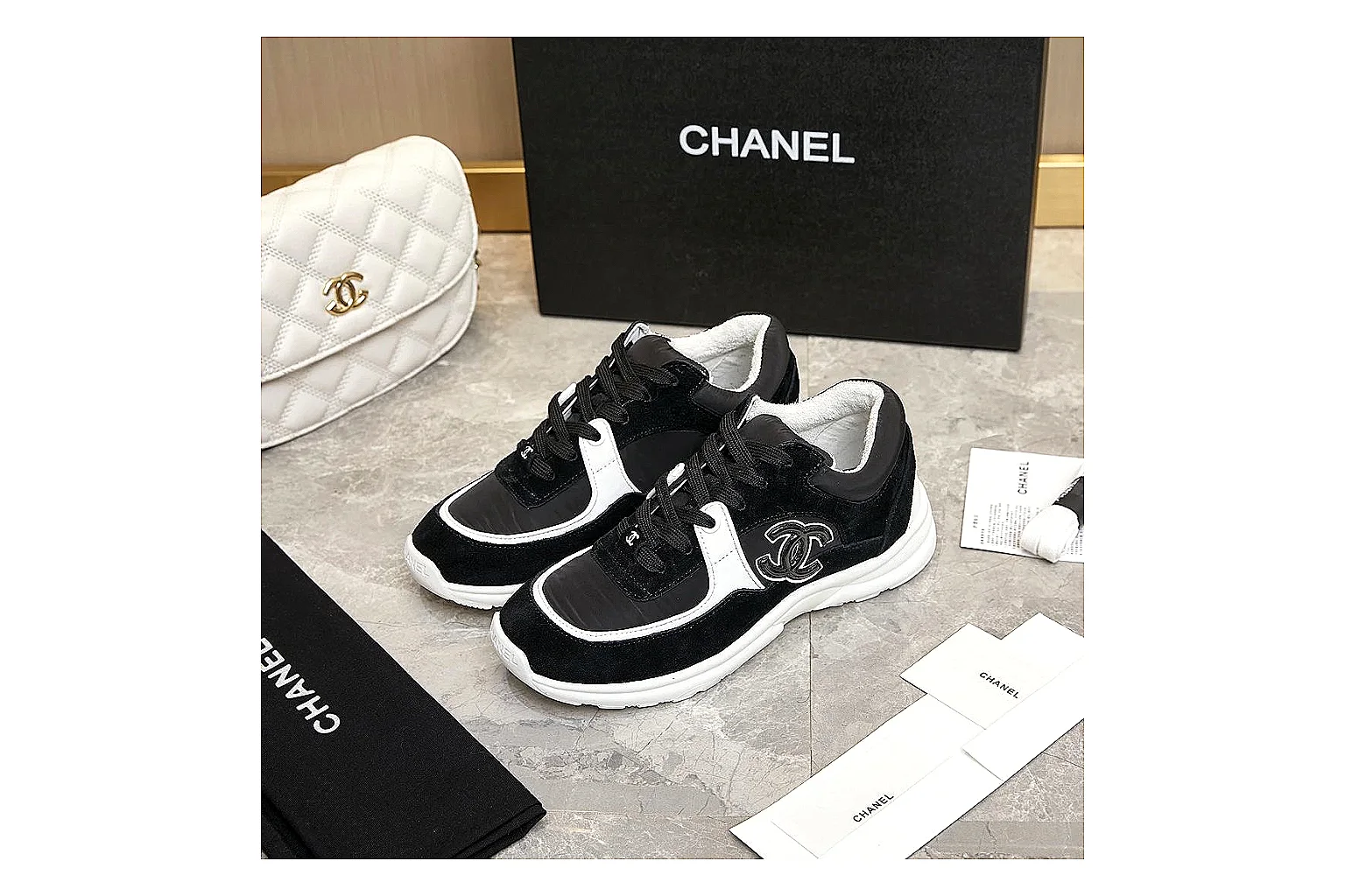 kakoqclab.com Chanel Black White CC Runner 2802 Black White runner product image thumbnail 5
