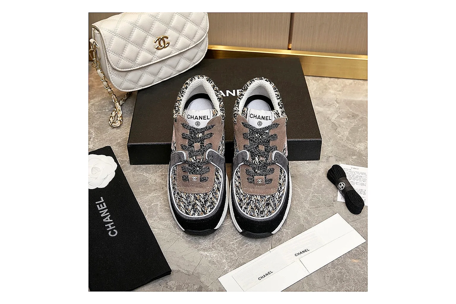 kakoqclab.com Chanel Grey Pink CC Runner 2853 Grey Pink runner product image thumbnail 2