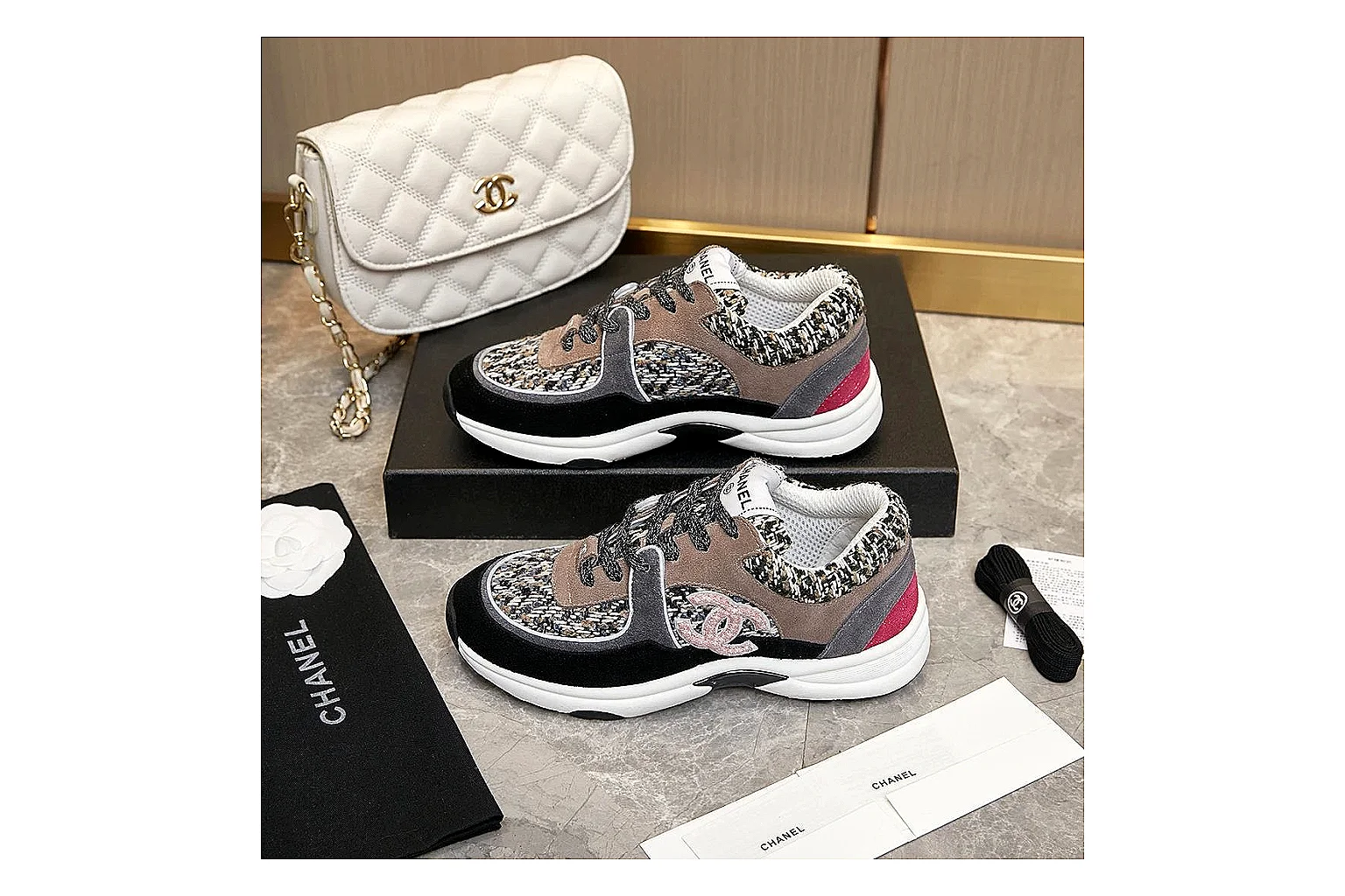 kakoqclab.com Chanel Grey Pink CC Runner 2853 Grey Pink runner product image thumbnail 4