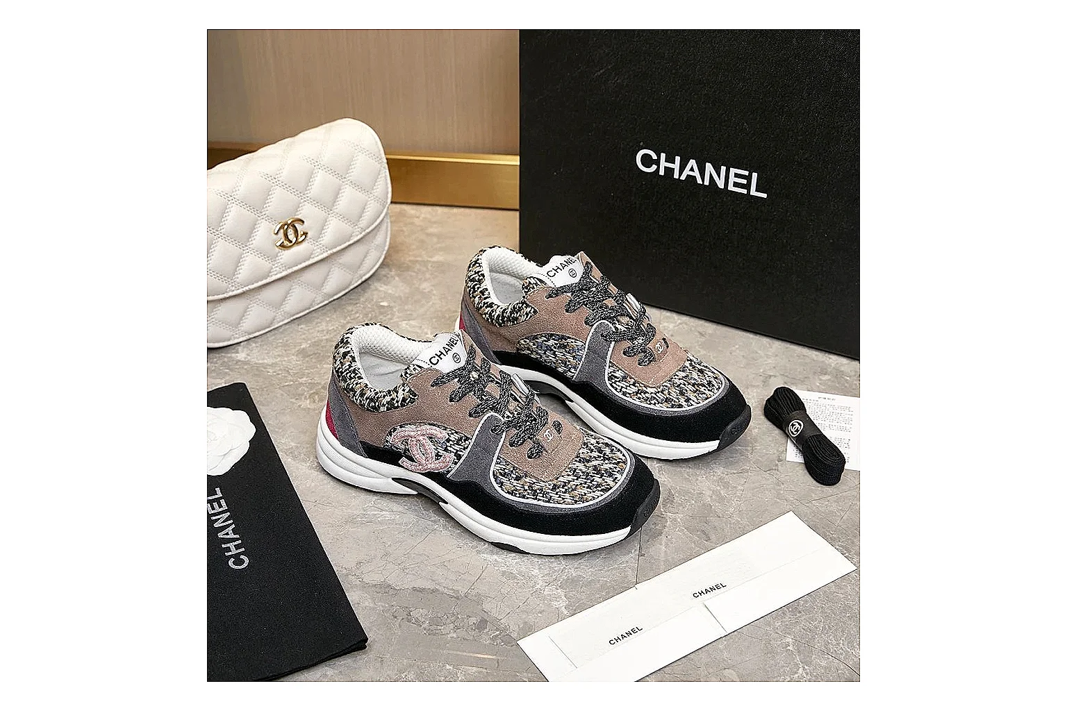 kakoqclab.com Chanel Grey Pink CC Runner 2853 Grey Pink runner product image thumbnail 5