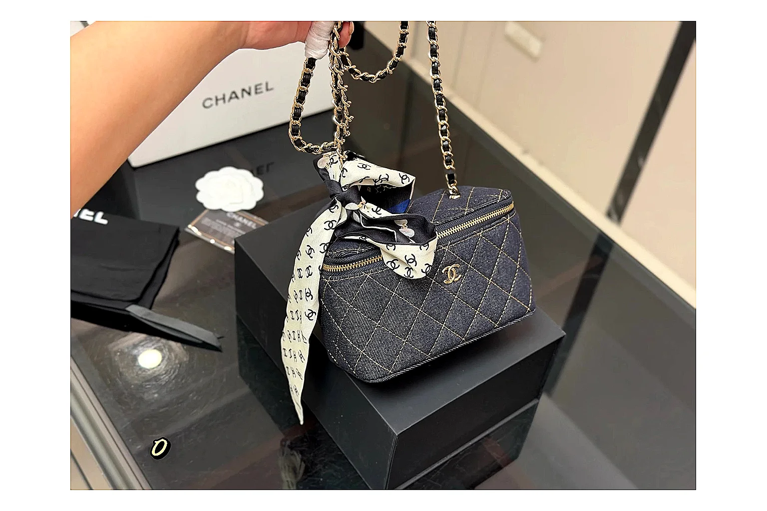 Chanel Quilted Denim Vanity Bag QC photo reference SKU 1194080912 thumbnail 4