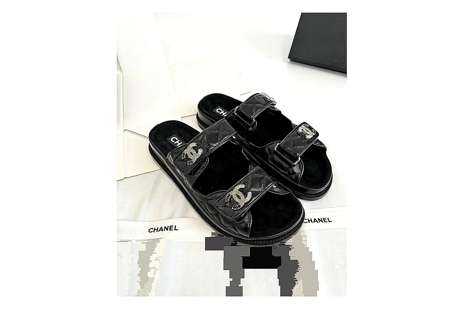 kakoqclab.com Chanel Logo Slide Black QC photo checklist six-photo gallery thumbnail 2