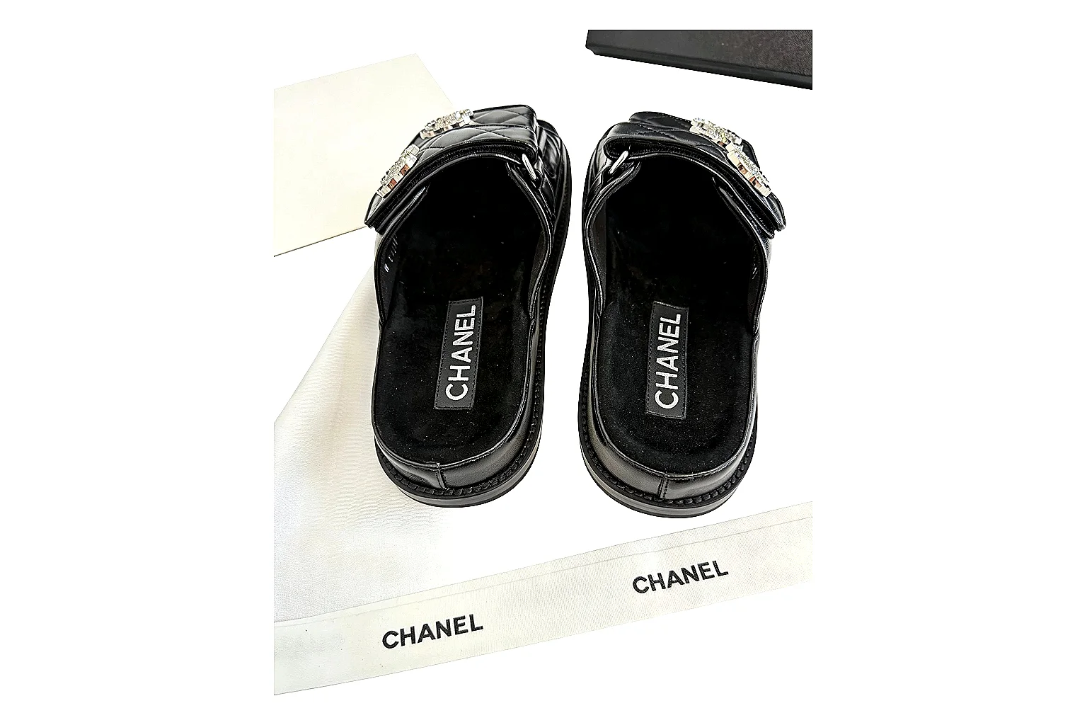 kakoqclab.com Chanel Logo Slide Black QC photo checklist six-photo gallery thumbnail 3