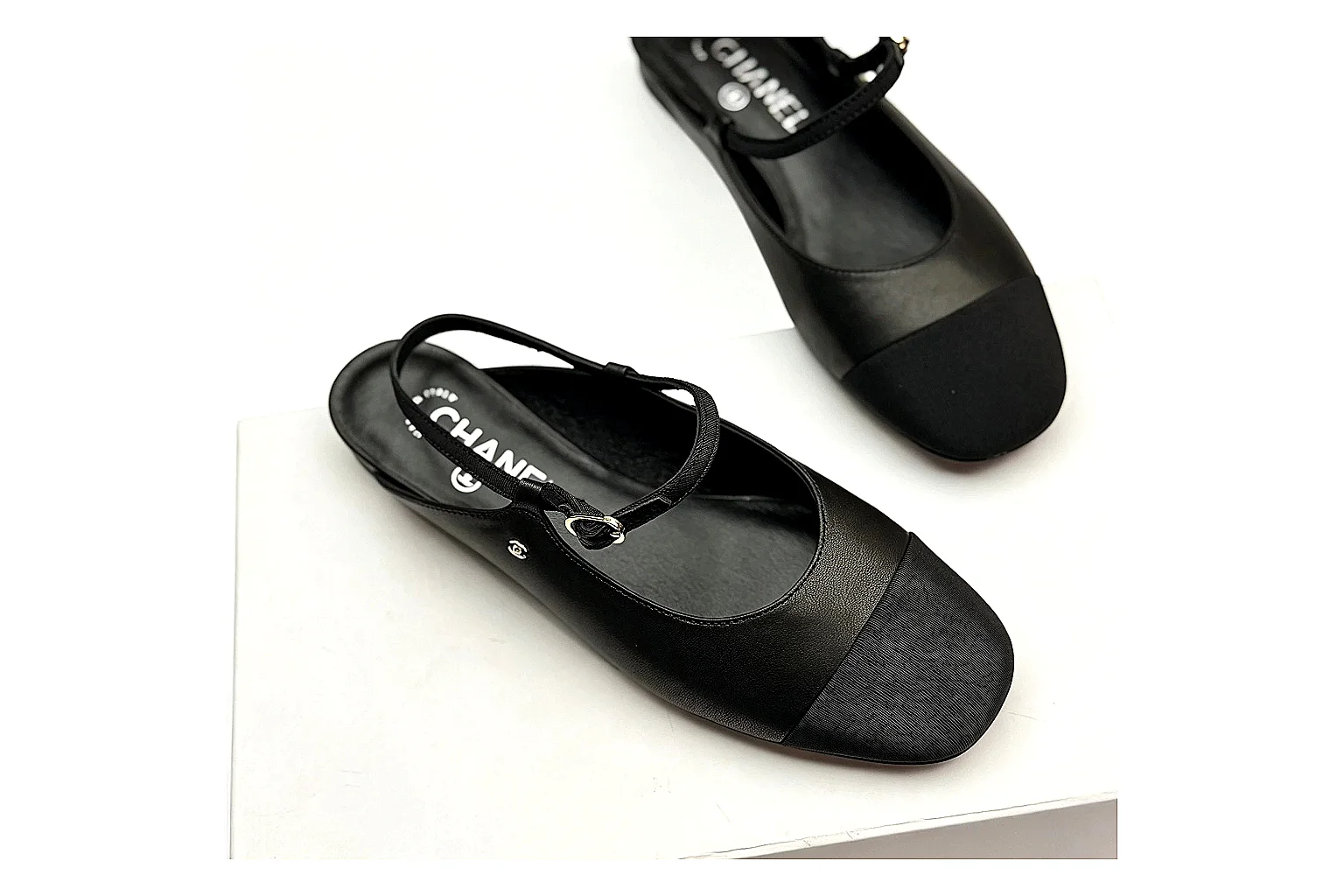 kakoqclab.com Chanel Mary Jane Flat Black QC photo checklist six-photo gallery thumbnail 3