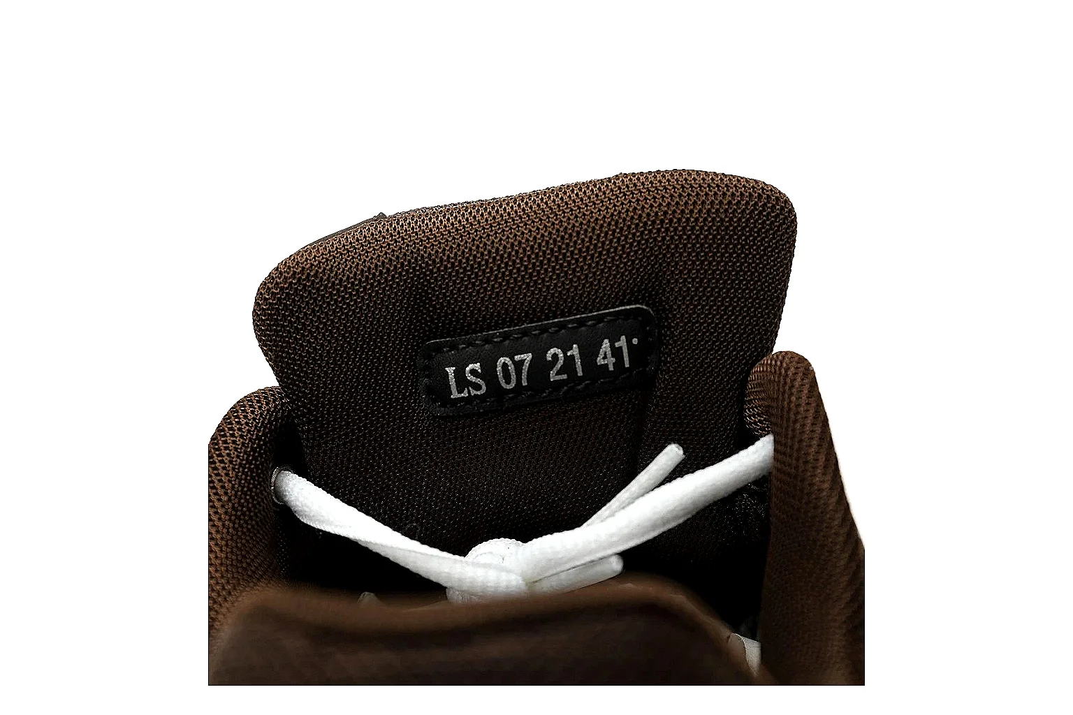 Dior B30 style sneaker Black White 5064 QC photo checklist six-photo gallery thumbnail 6