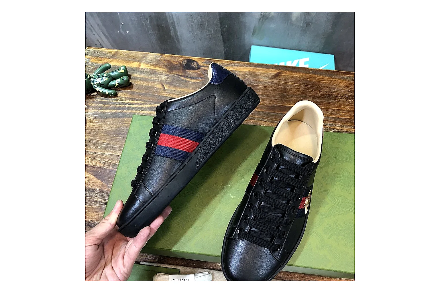 kakoqclab.com Gucci Ace Black Green Red QC photo checklist six-photo gallery thumbnail 3
