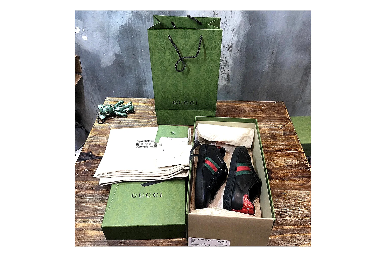 kakoqclab.com Gucci Ace Black Green Red QC photo checklist six-photo gallery thumbnail 5
