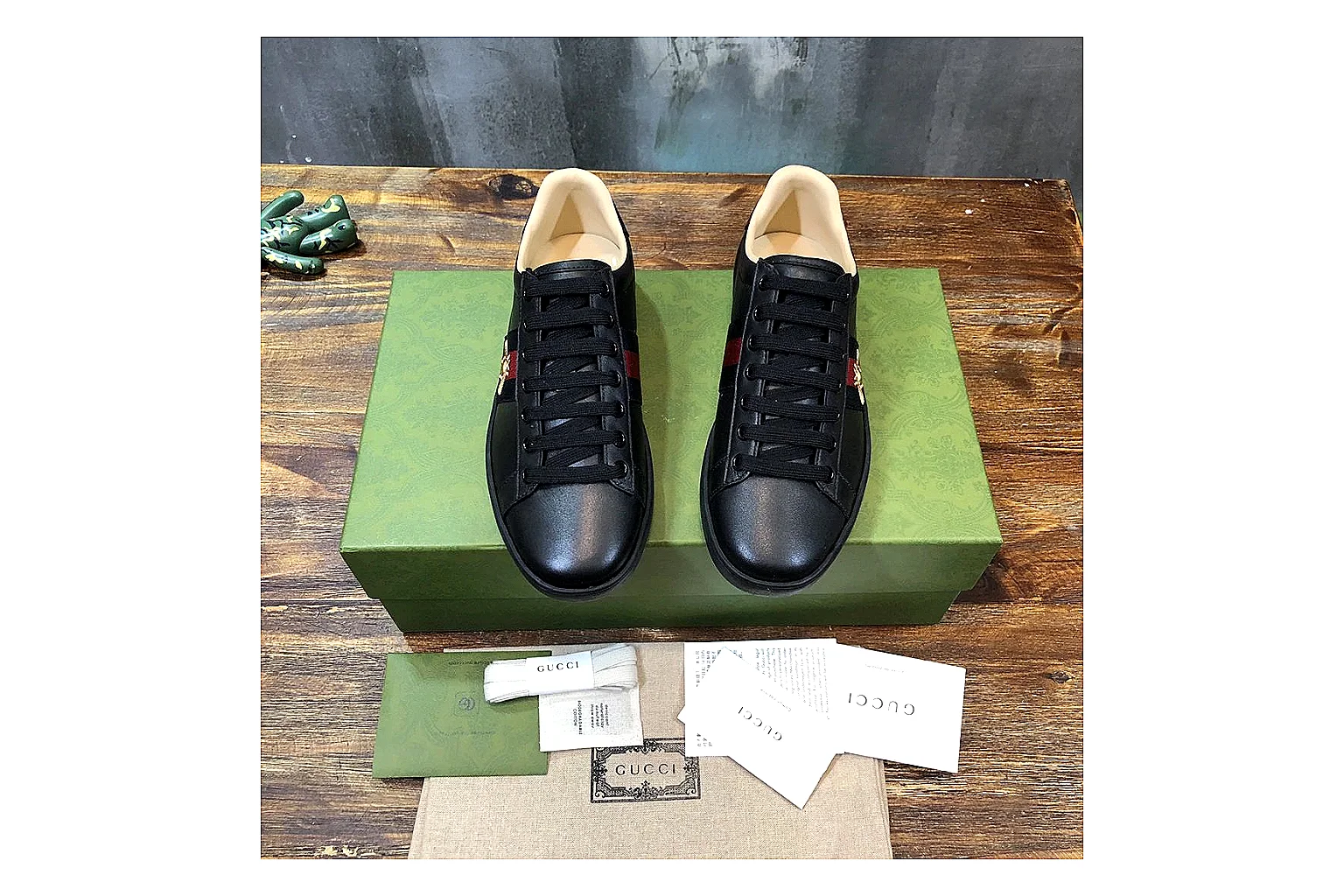 kakoqclab.com Gucci Ace Black Green Red QC photo checklist six-photo gallery thumbnail 6
