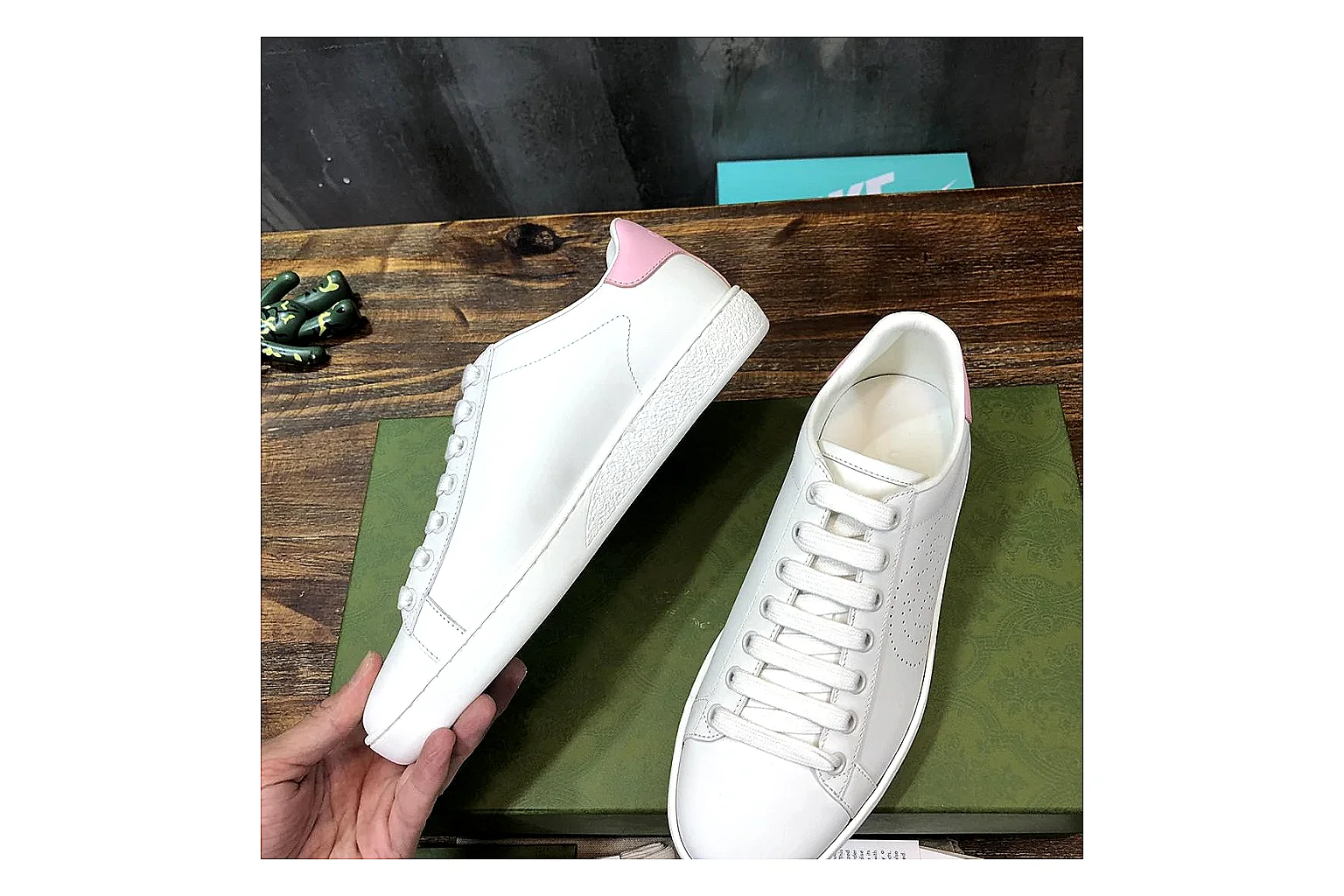 kakoqclab.com Gucci Ace White Pink QC photo checklist six-photo gallery thumbnail 3