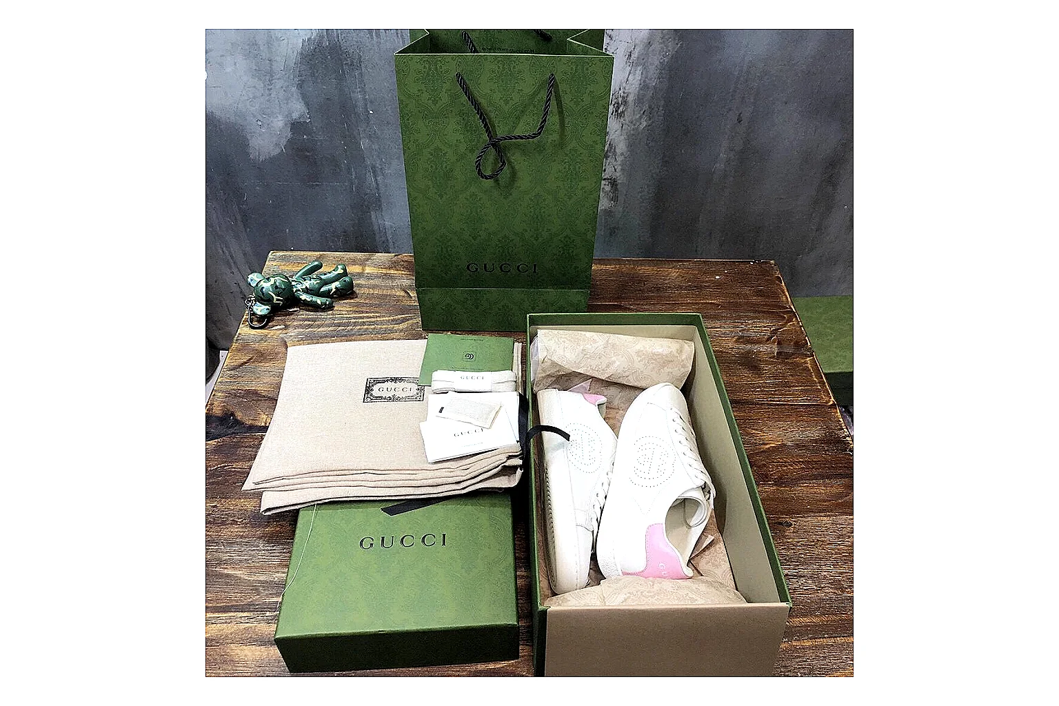kakoqclab.com Gucci Ace White Pink QC photo checklist six-photo gallery thumbnail 5