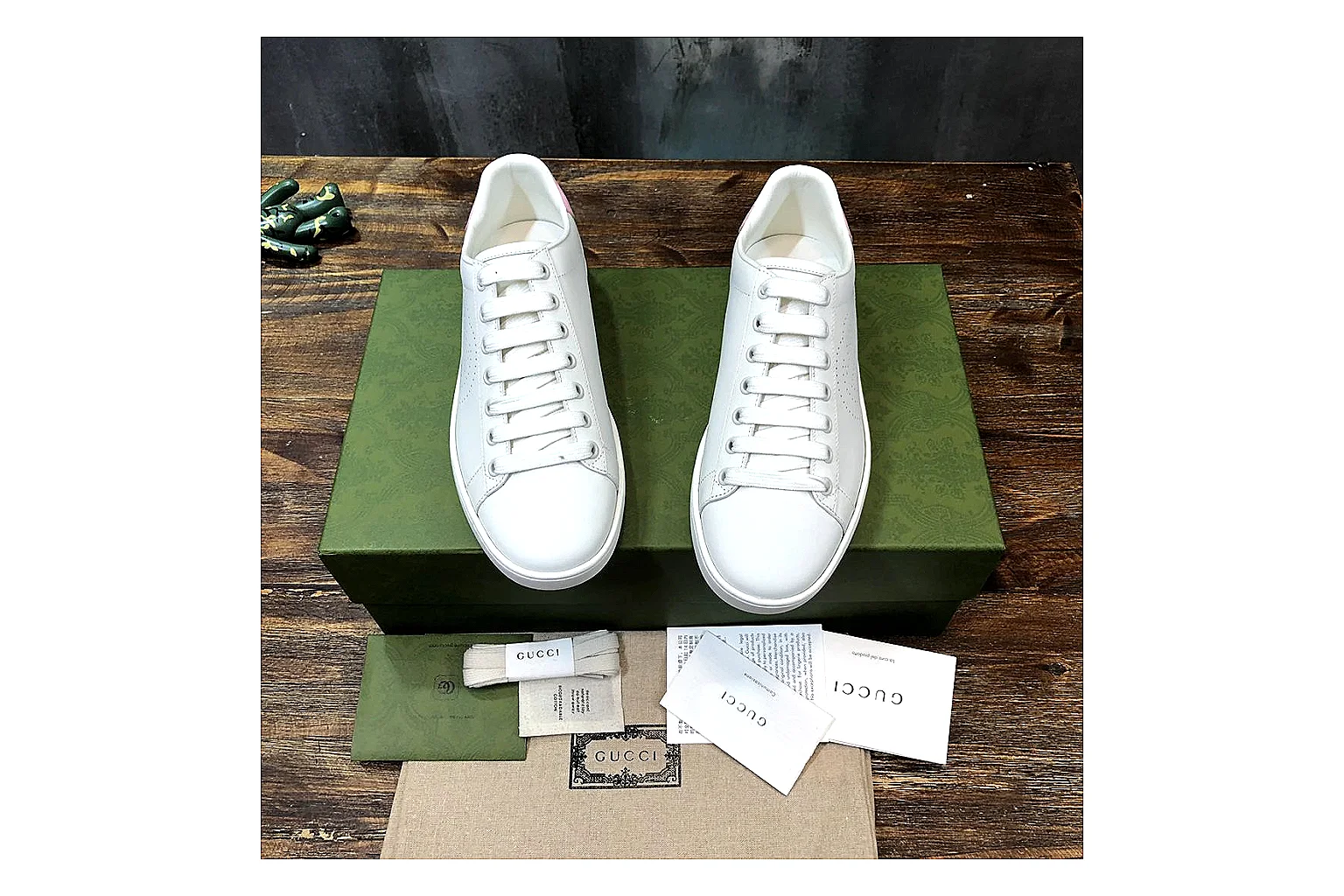 kakoqclab.com Gucci Ace White Pink QC photo checklist six-photo gallery thumbnail 6