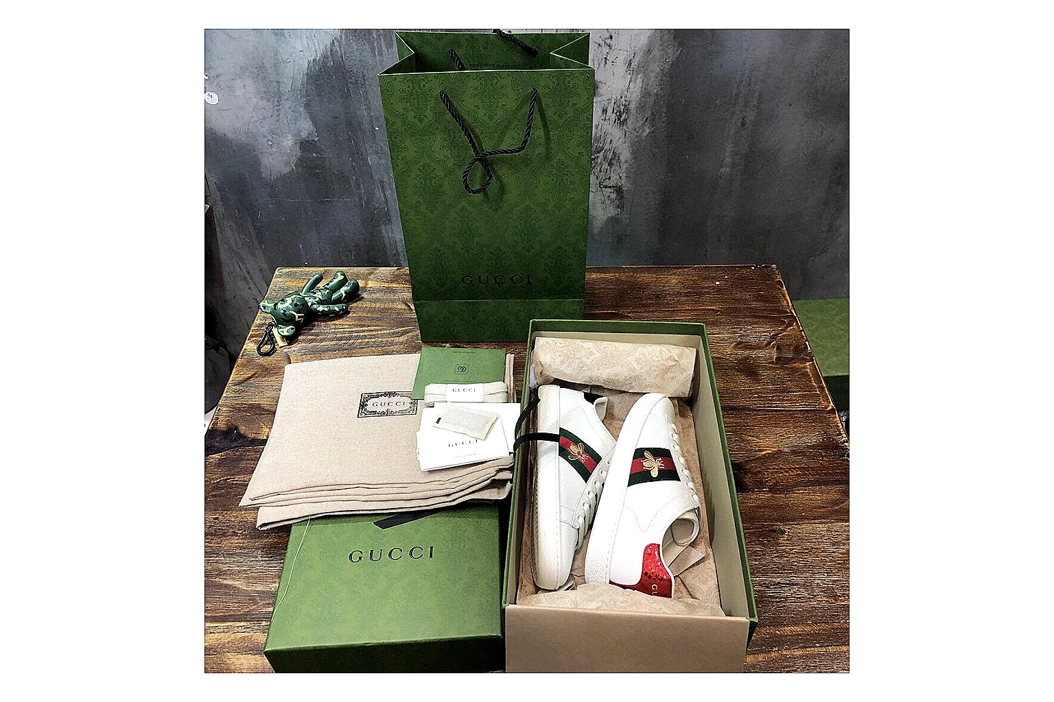 kakoqclab.com Gucci Ace White Red QC photo checklist six-photo gallery thumbnail 5