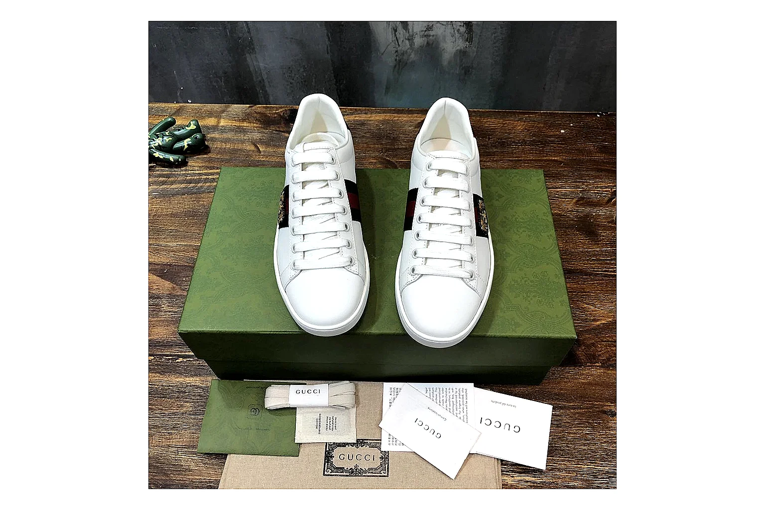 kakoqclab.com Gucci Ace White Red QC photo checklist six-photo gallery thumbnail 6