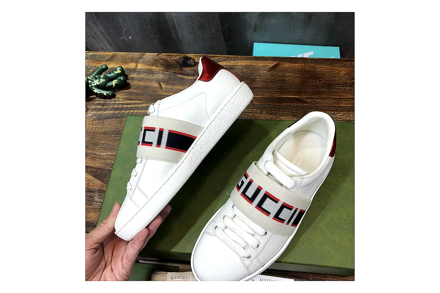 kakoqclab.com Gucci Ace White Red Green QC photo checklist six-photo gallery thumbnail 3