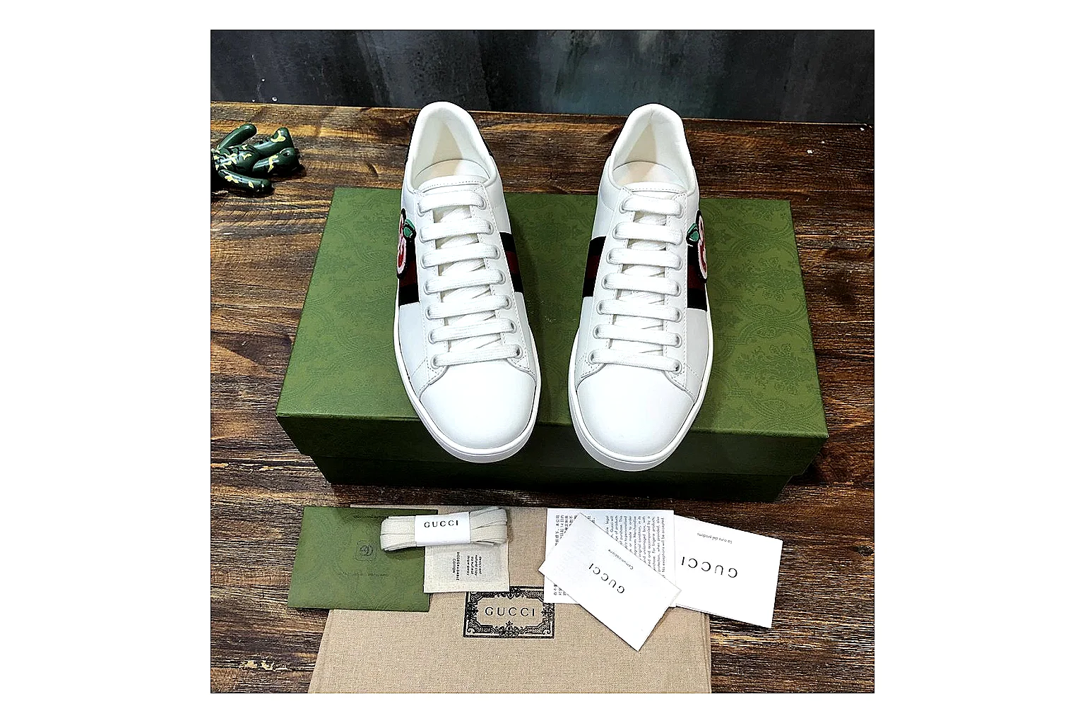 kakoqclab.com Gucci Ace White Red Green QC photo checklist six-photo gallery thumbnail 6