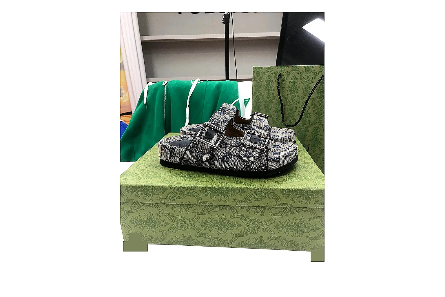 kakoqclab.com Gucci Monogram Slide Gray Green QC photo checklist six-photo gallery thumbnail 2