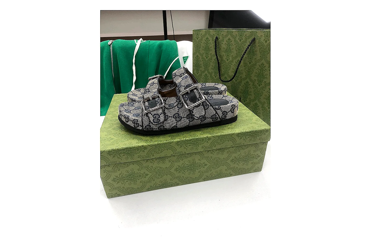 kakoqclab.com Gucci Monogram Slide Gray Green QC photo checklist six-photo gallery thumbnail 6