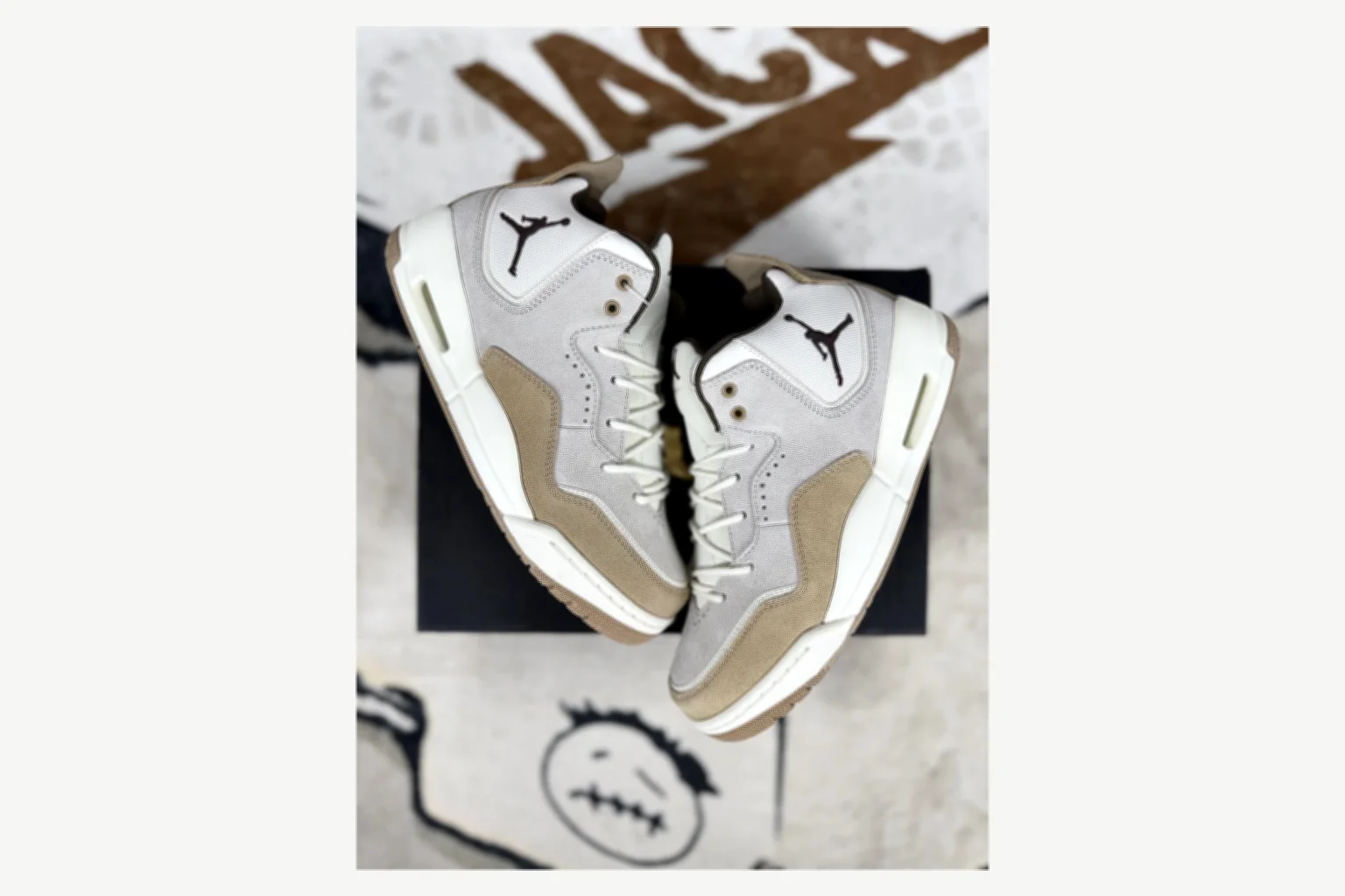 Jordan Courtside 23 Brown Cream Mid Top QC photo reference SKU 1194924459 thumbnail 4