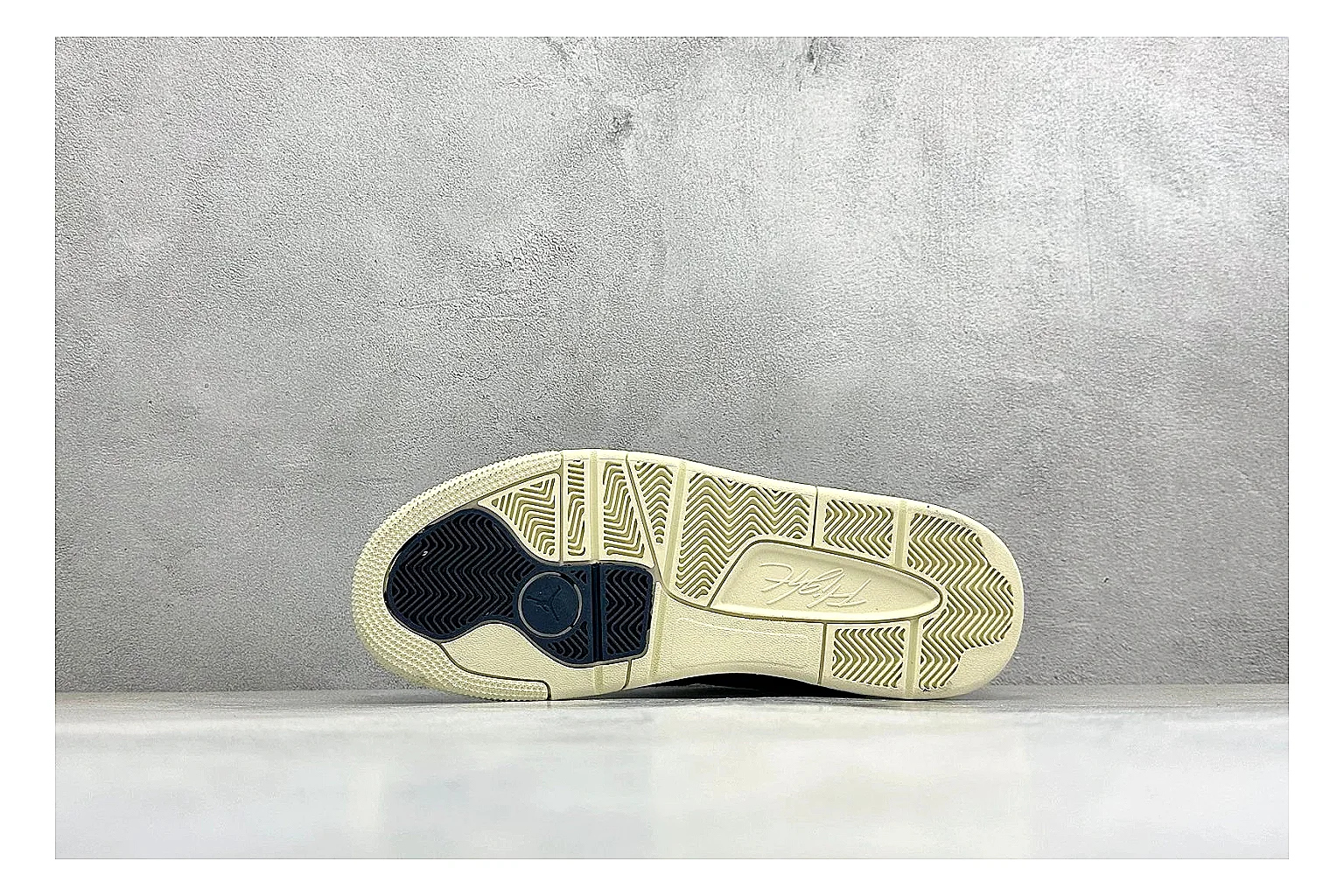 Jordan Flight Navy Suede QC reference photo showing navy suede upper, low court silhouette, cream sole, and soft retro basketball profile thumbnail 3
