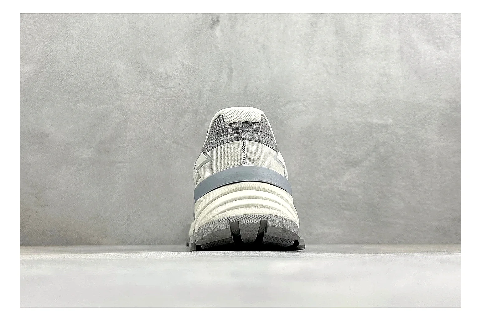 Kailas Fuga 5 White Blue QC reference photo showing white trail upper, blue accents, Vibram outsole, and protective technical running build