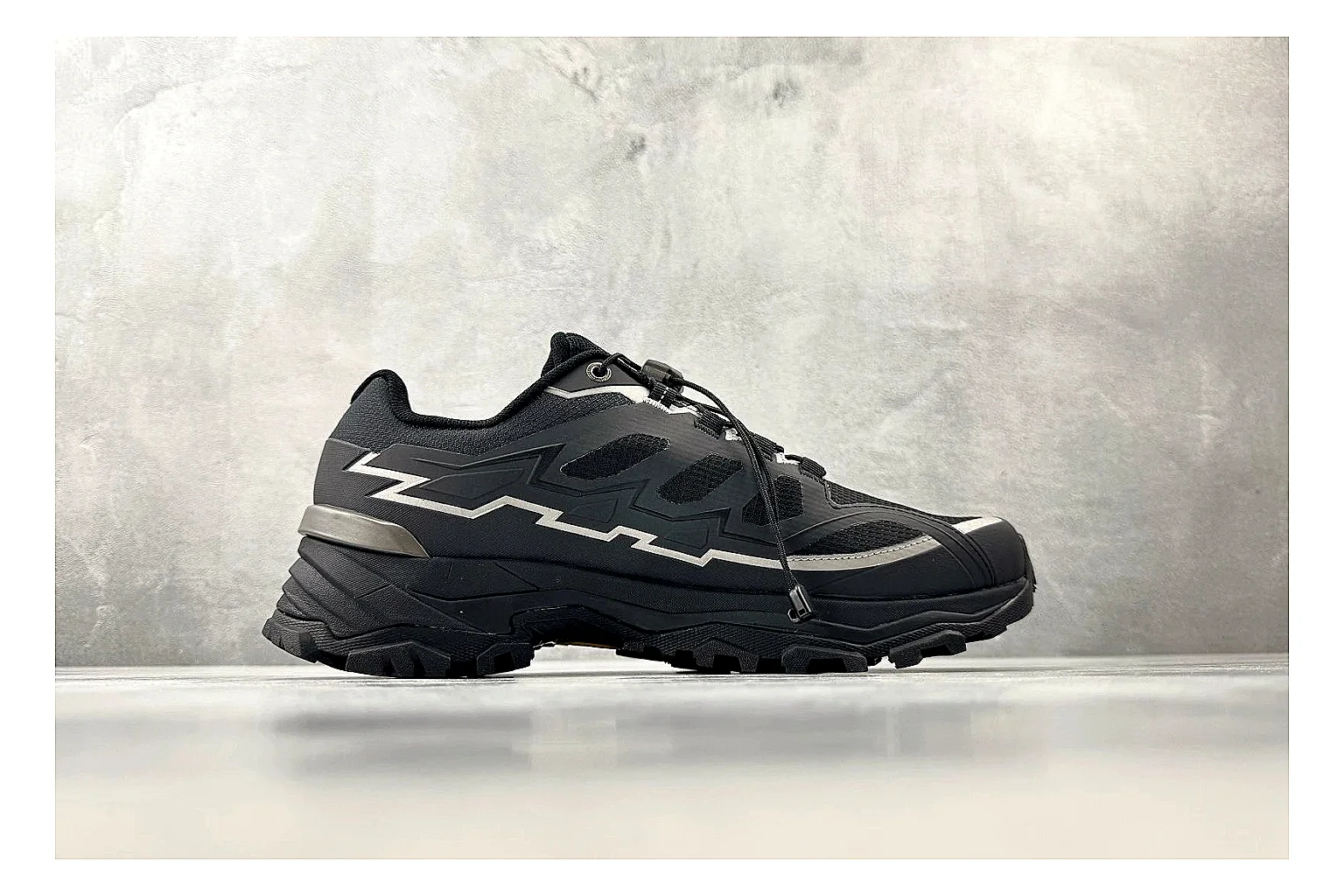 Kailas Fuga Black Vibram QC reference photo showing black trail upper, Vibram outsole, reinforced overlays, and rugged outdoor running shape thumbnail 5