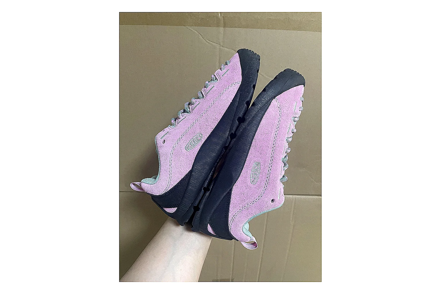 KEEN Jasper Runner Pink Navy QC reference photo showing pink navy mesh-suede upper, outdoor runner shape, protective front profile, and trail-casual sole