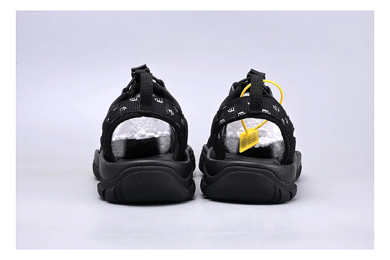 KEEN Zerraport Black Sandal QC photo showing black zerraport outdoor sandal with mixed upper and sandal shape thumbnail 2