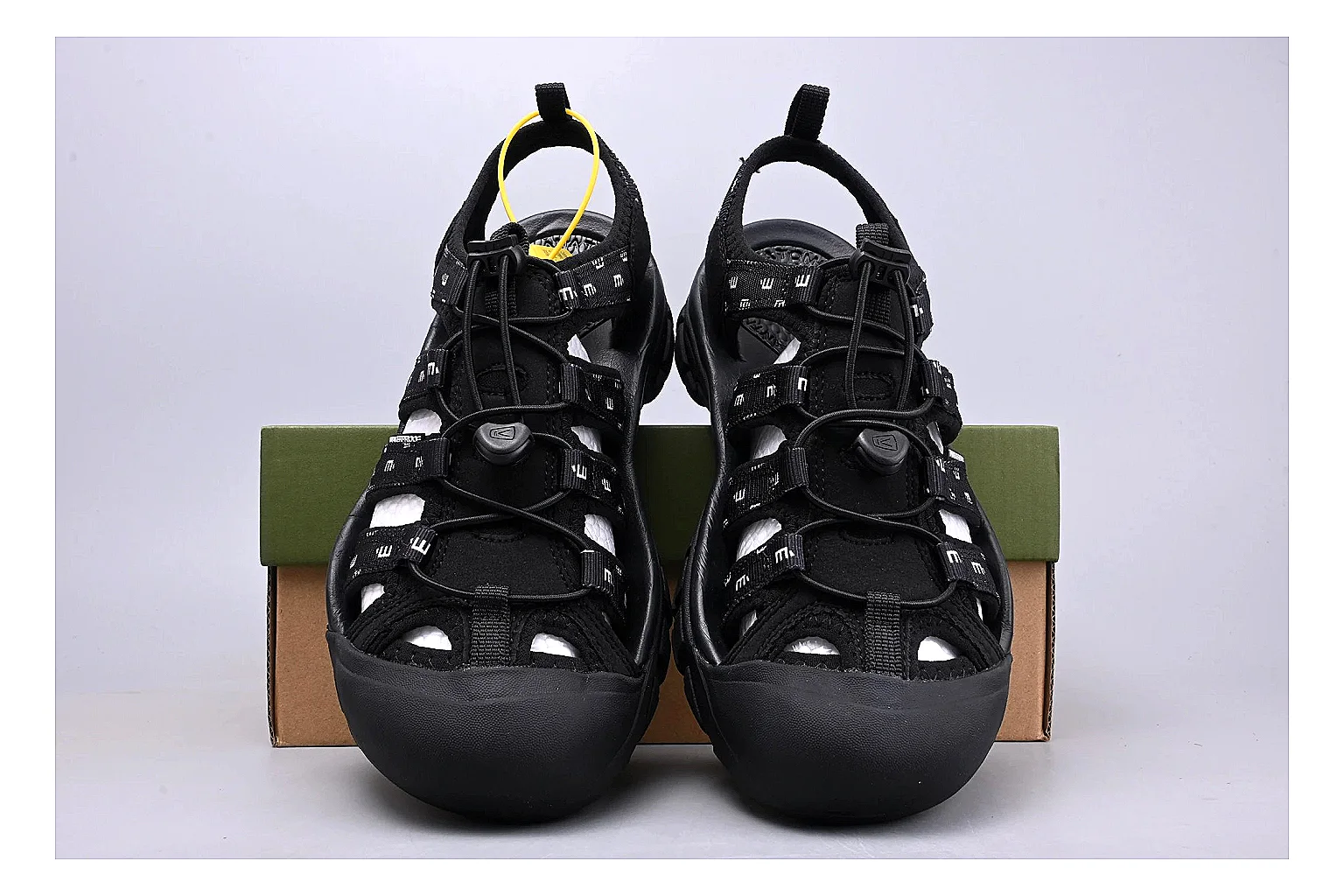 KEEN Zerraport Black Sandal QC photo showing black zerraport outdoor sandal with mixed upper and sandal shape thumbnail 3