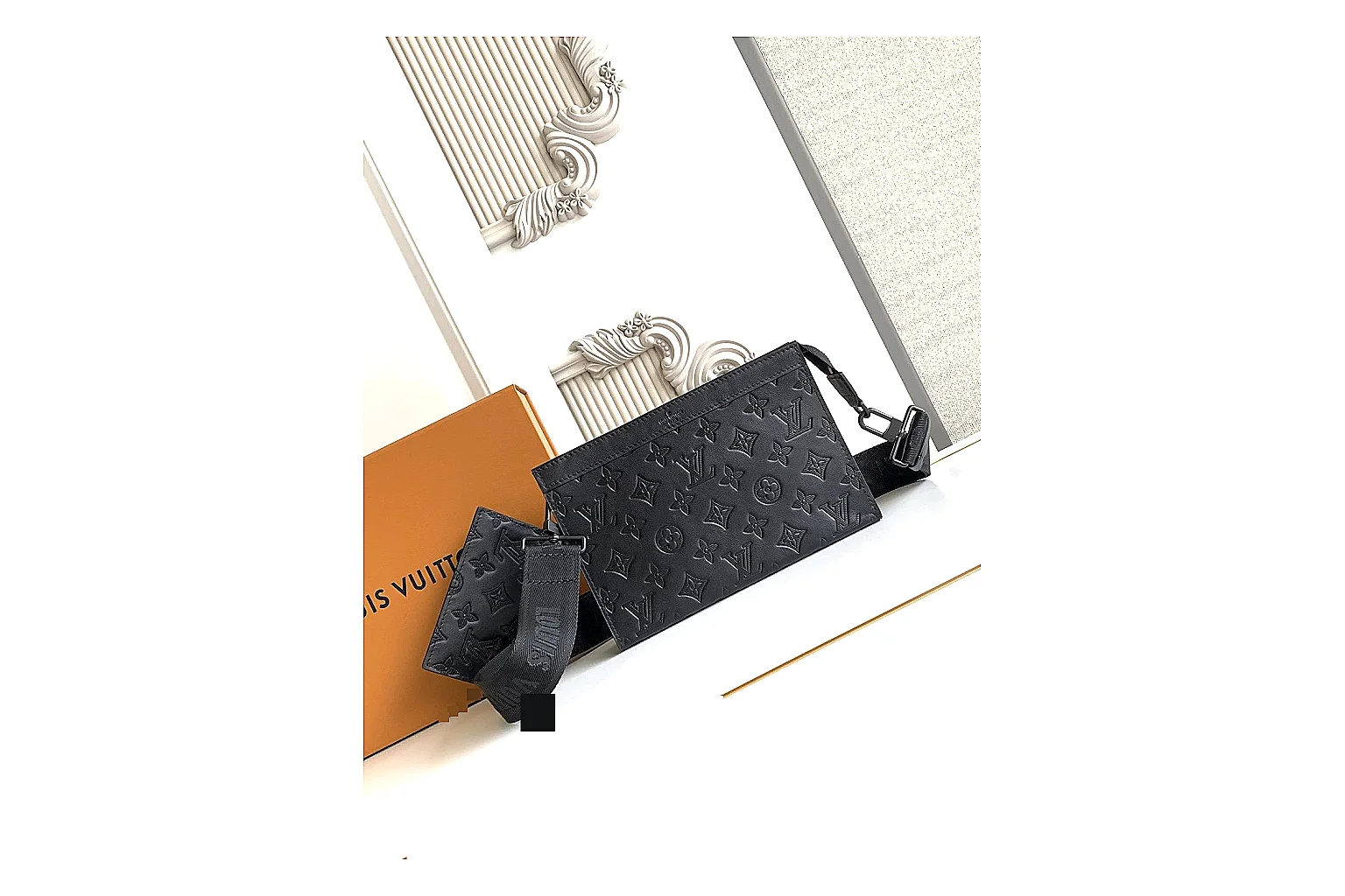 kakoqclab.com Louis Vuitton Black Monogram Tote Bag 0762 Black structured-tote product image