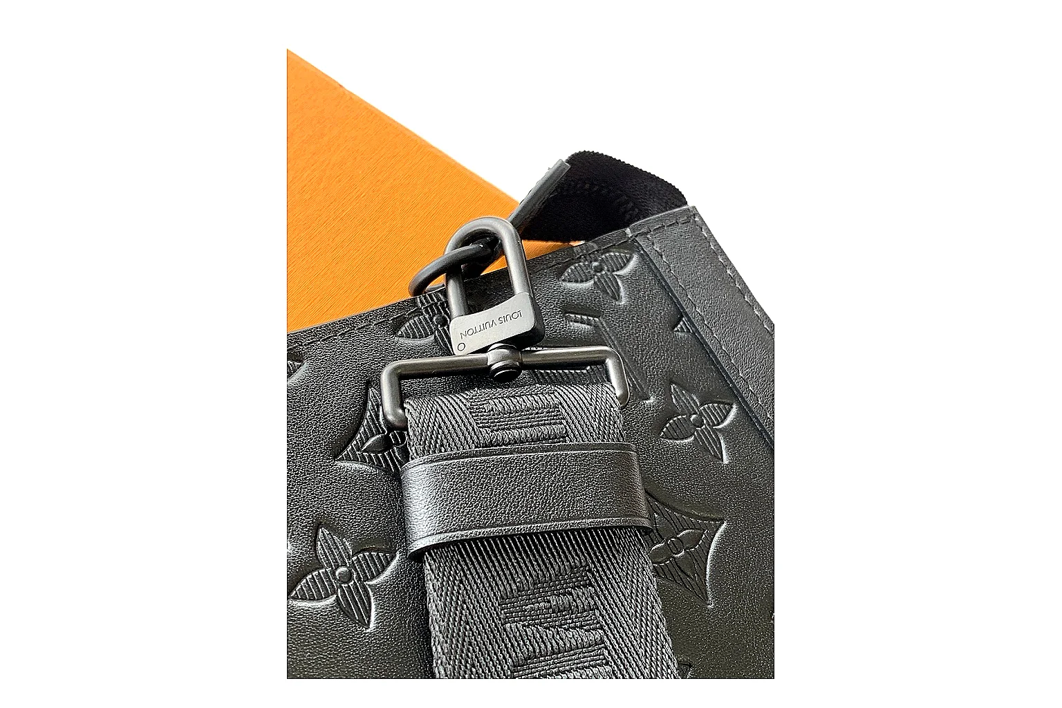 kakoqclab.com Louis Vuitton Black Monogram Tote Bag 0762 Black structured-tote product image thumbnail 4