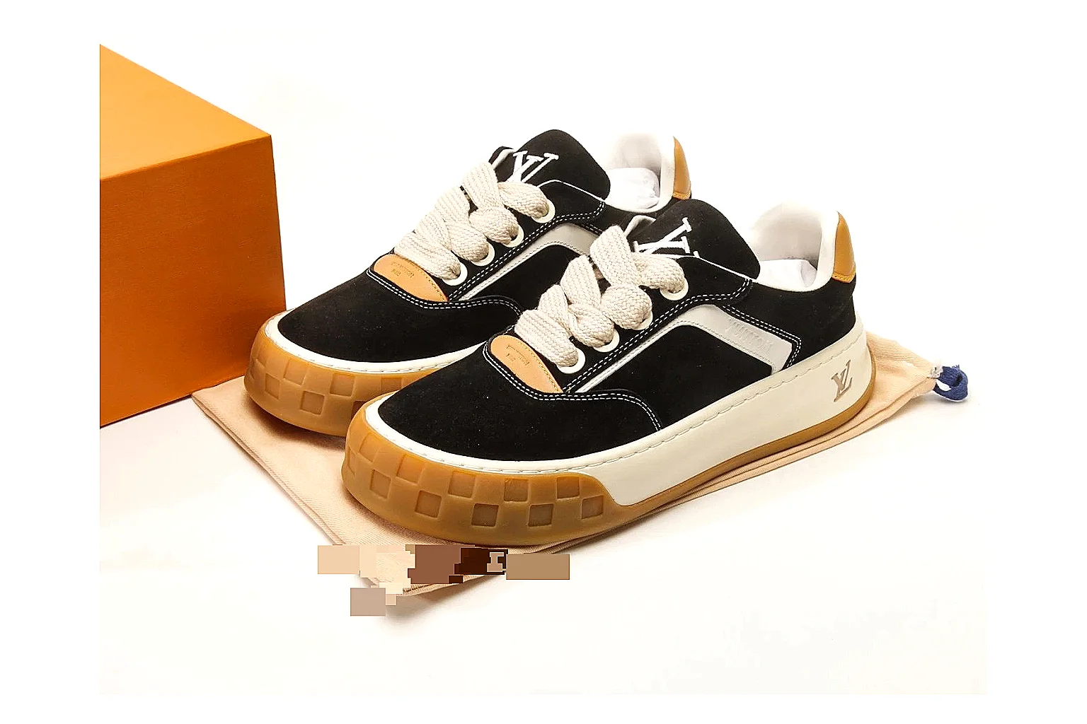 kakoqclab.com Louis Vuitton Skate Black Gum QC photo checklist six-photo gallery thumbnail 2