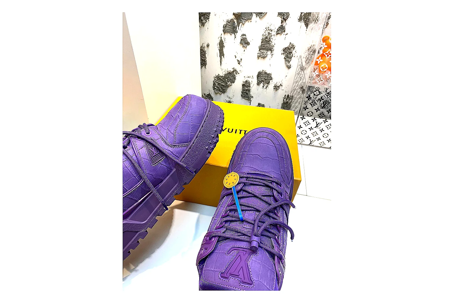 kakoqclab.com Louis Vuitton Trainer Low Purple QC photo checklist six-photo gallery thumbnail 4