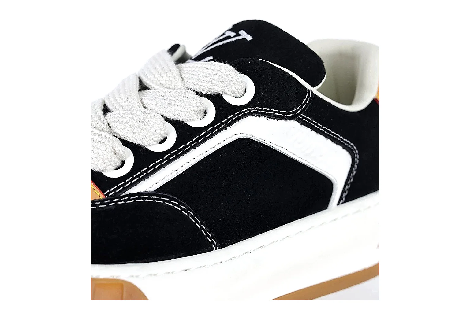kakoqclab.com Louis Vuitton Trainer Black White Gum QC photo checklist six-photo gallery thumbnail 4