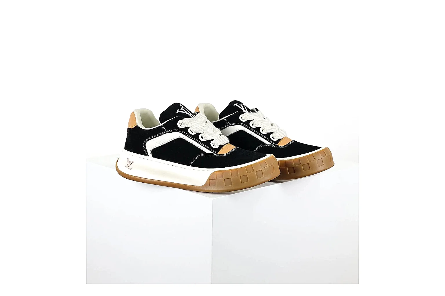 kakoqclab.com Louis Vuitton Trainer Black White Gum QC photo checklist six-photo gallery thumbnail 6
