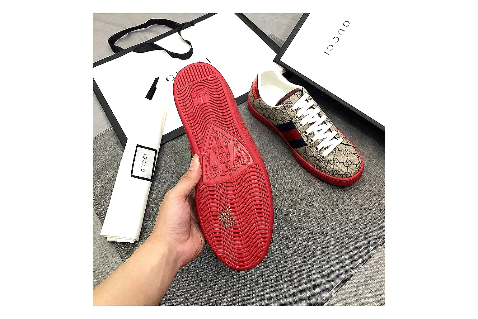 kakoqclab.com Miu Miu Lace Up Low Gray Red QC photo checklist six-photo gallery thumbnail 3