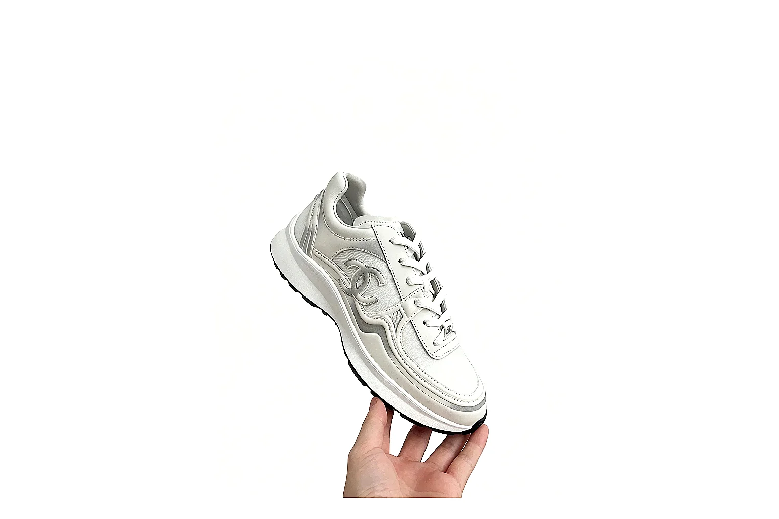 kakoqclab.com Miu Miu Runner Silver White QC photo checklist six-photo gallery thumbnail 4